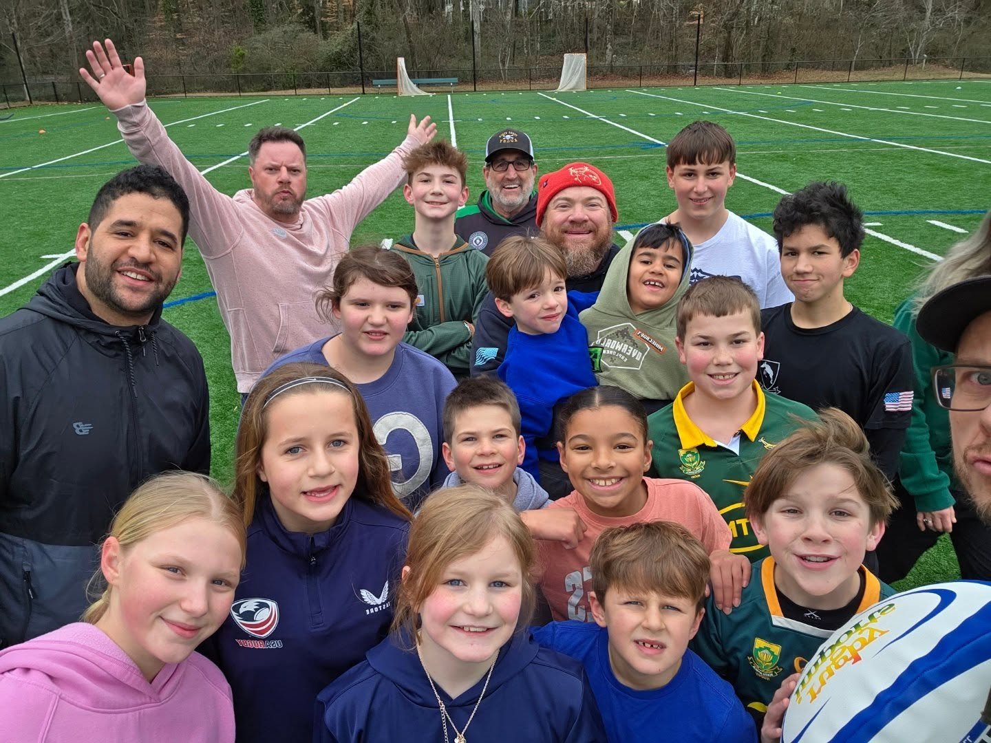 🏉💚🤍🖤 When games are cancelled, what do Rebels do? Get out on the field and get some reps in anyway!

Thank you to our coaches that ran a really fun session this morning for our U8-U14s (and coach Grant for bringing the tunes!). And to those that 