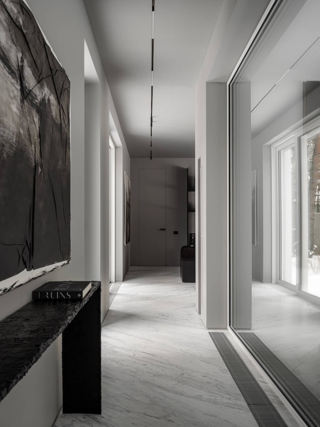 modern-house-in-dark-colors-moscow-tatiana-alenina-design-bureau-10.jpg
