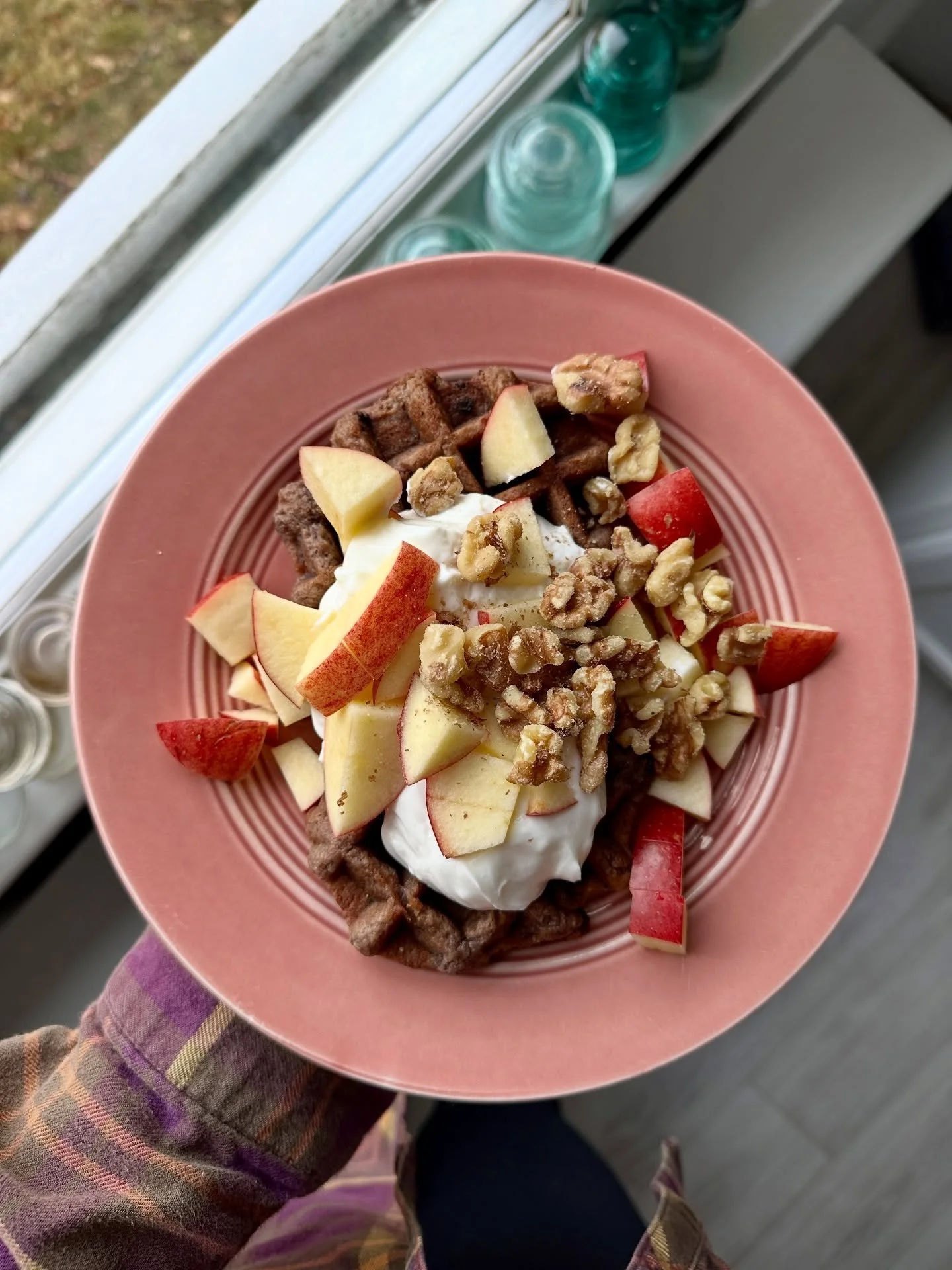 If you haven&rsquo;t added diced up local apples, walnuts and Greek yogurt over @wymansfruit blueberry frozen waffles to your fall breakfast rotation yet, here to remind you to get to it 👌🏻🙃