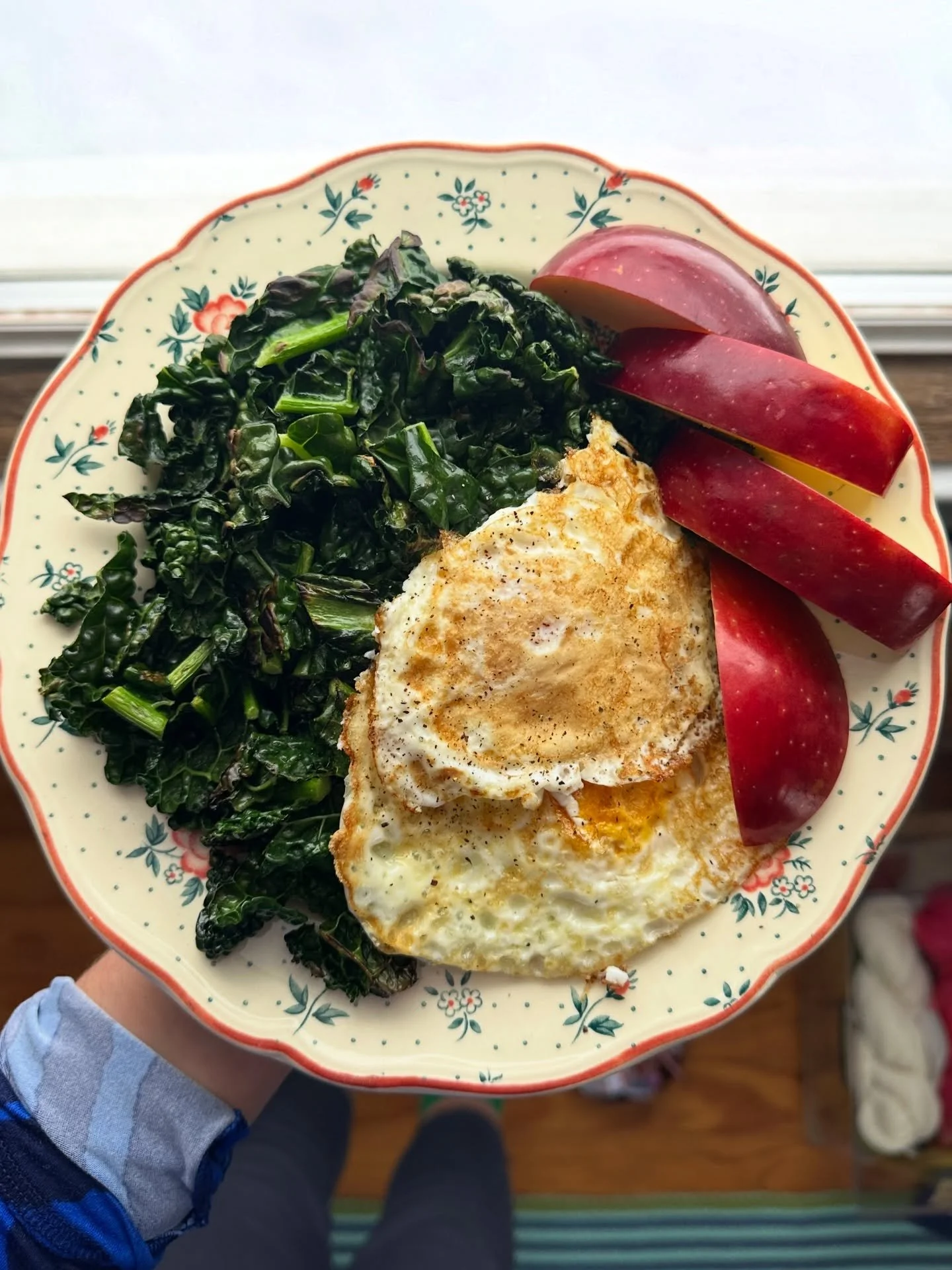 snow day brunch lately 🥰