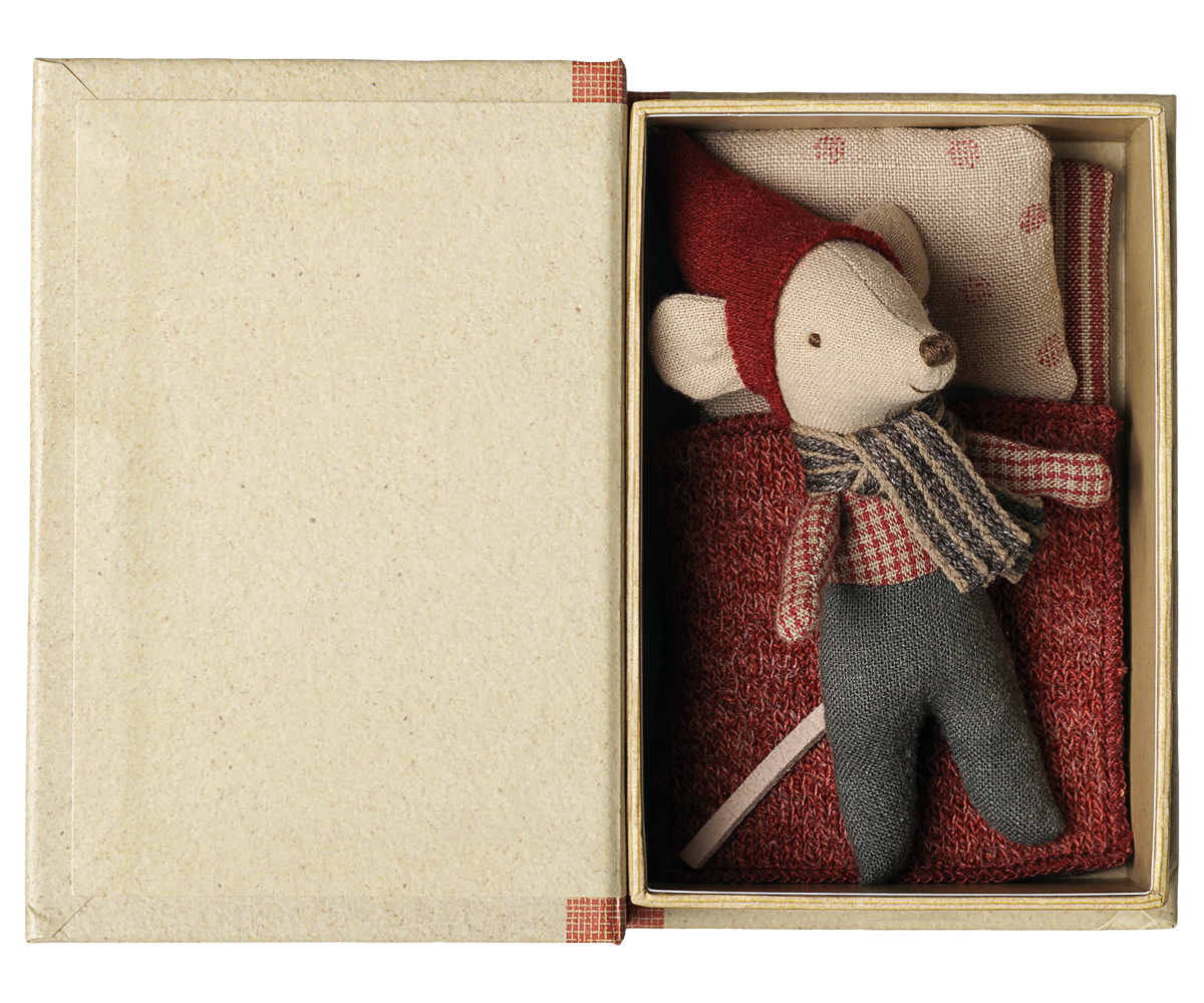 Maileg_Christmas_Baby_Mouse (2).png