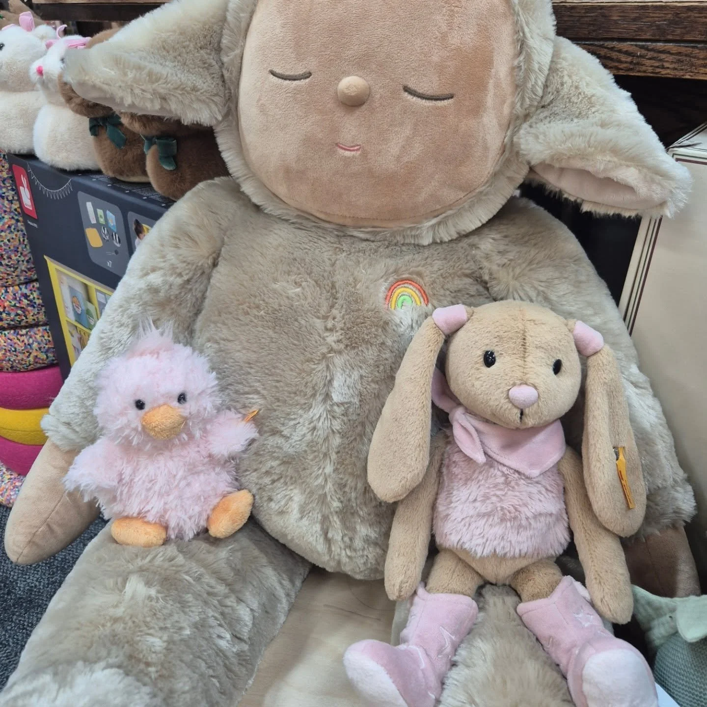 January in retail be like&hellip;
Where did all the customers go? 🤣

Stocktakes take over, retailers question everything&hellip;
until the new deliveries land ❤️

Steiff 🧸 | Konges Sl&oslash;jd | Wooden Story 🌿 
Fresh shelves = instant mood lift..