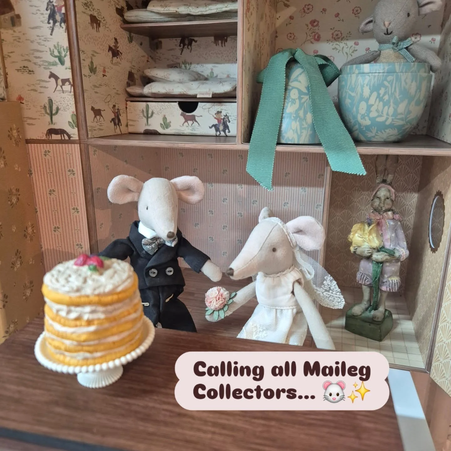 Are you a true Maileg lover? 🐭✨ Welcome to your new favorite corner of the internet.
​Here at Dlulukaloo, we are utterly enchanted by the whimsical world of Maileg. We know how passionate collectors are about finding those rare novelties, styling th