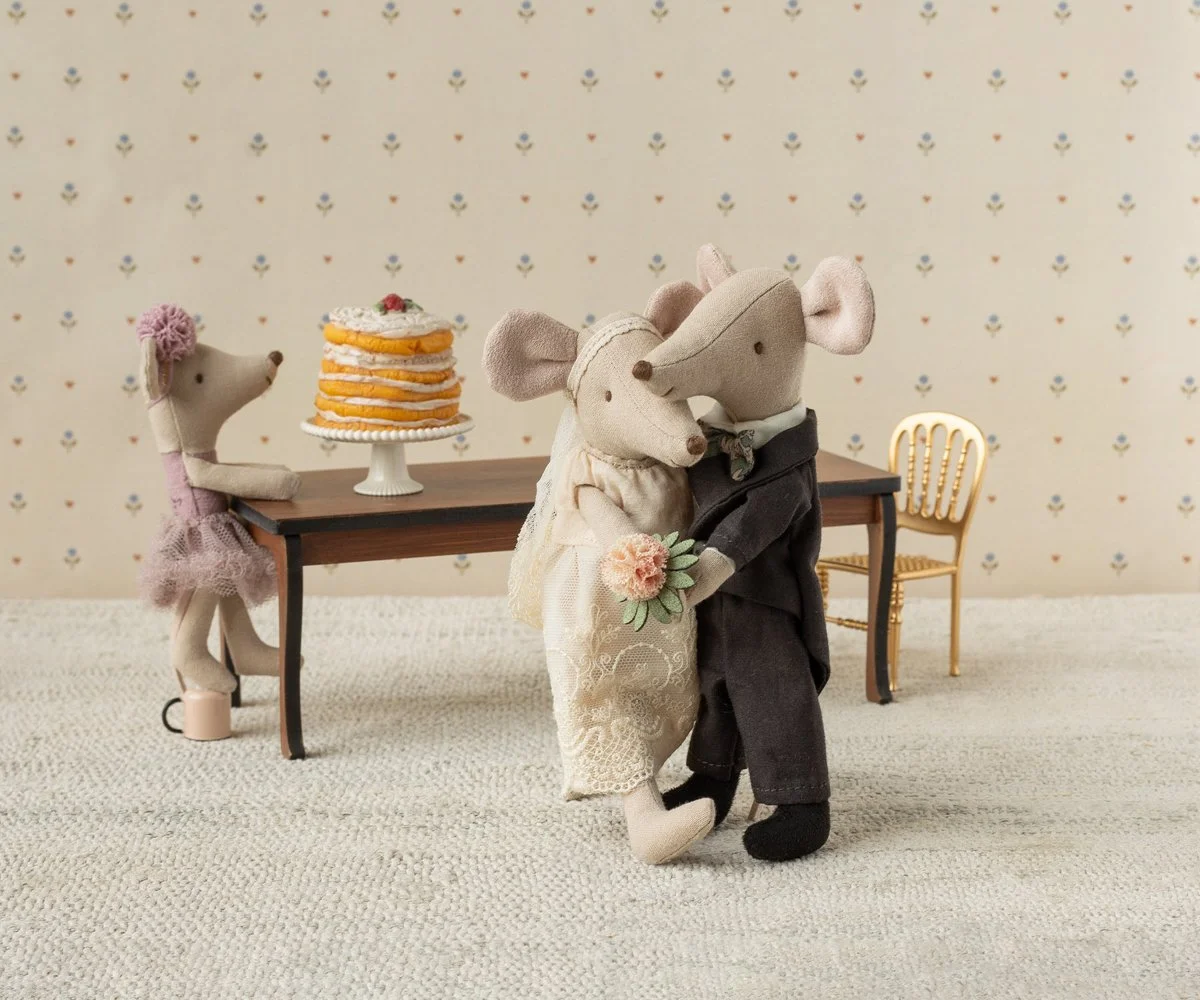 Maileg-Wedding-Couple (1).jpg