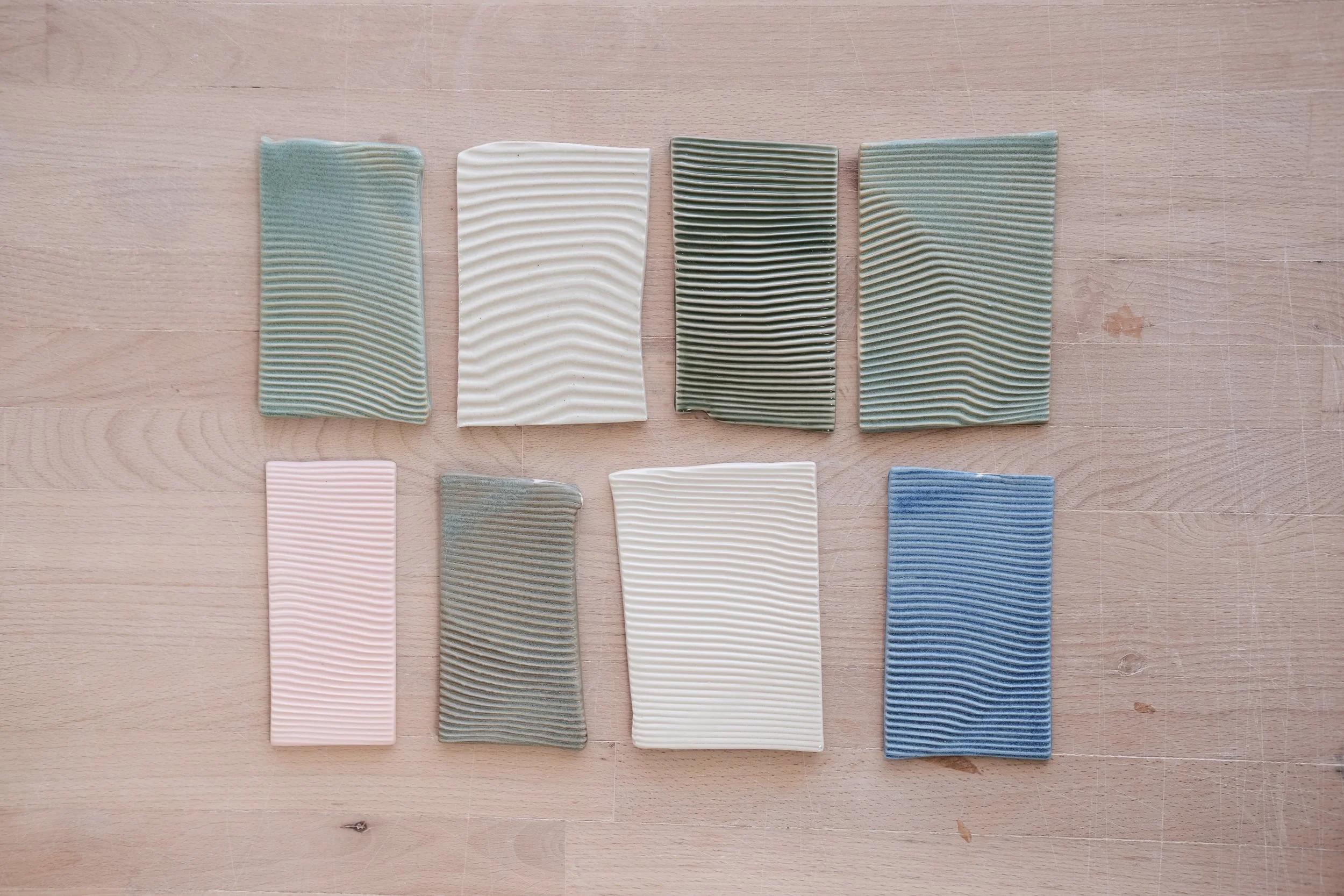 solid color "live edge" soap dish - porcelain