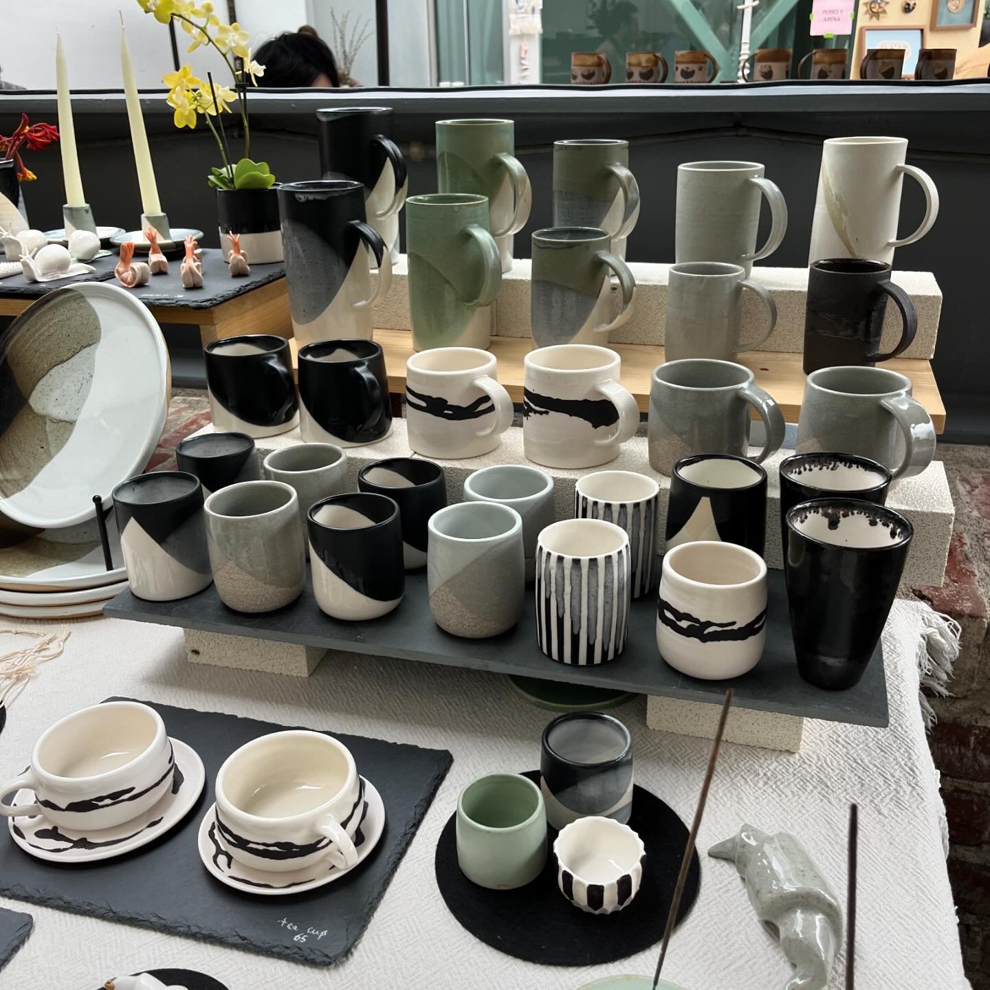 - my setup @craftcontemporary for this weekend -
.
.
.
.
.
.
.
#craftcontemporary #ceramicscupture