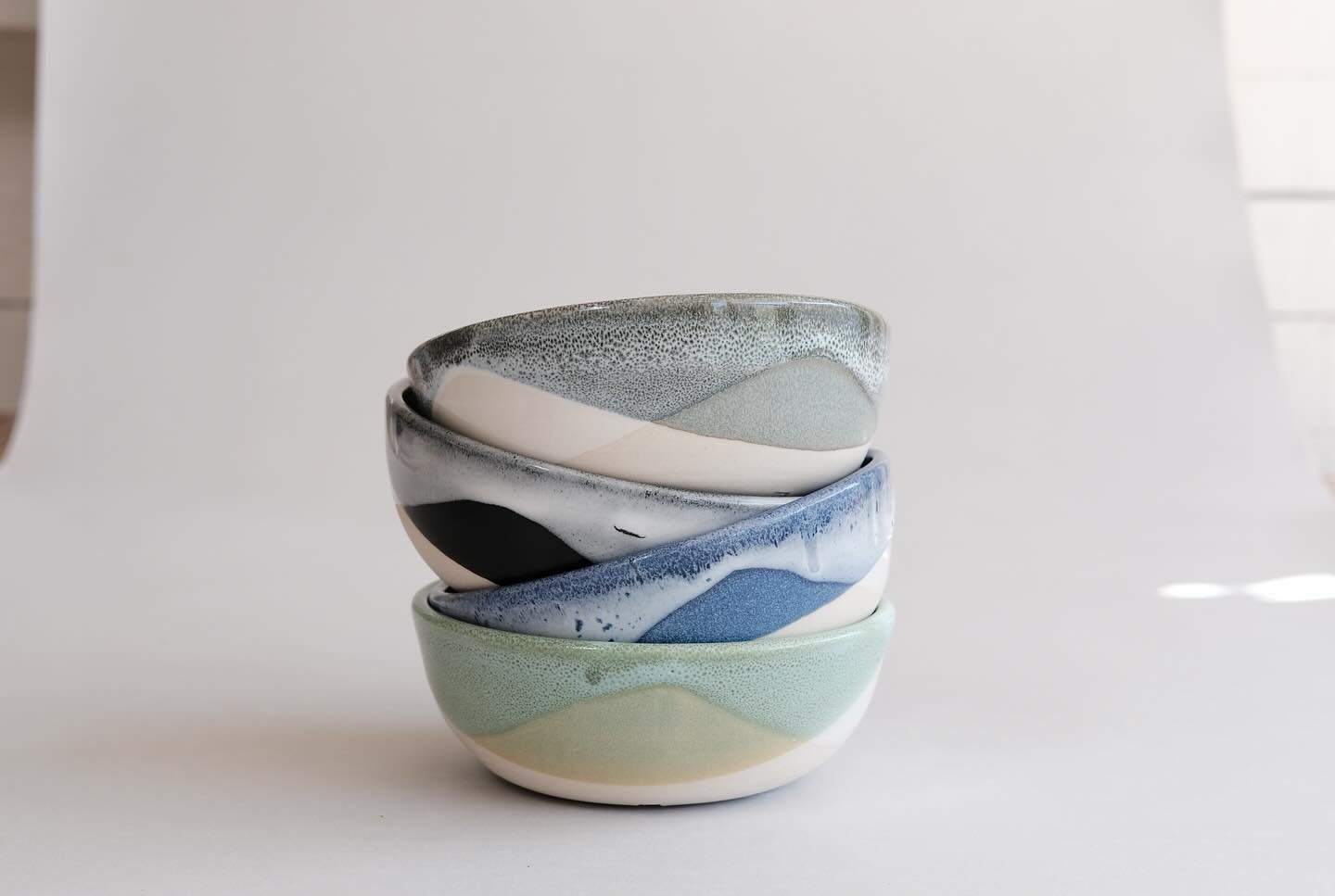 - new breakfast bowls -
It&rsquo;s almost the same as the old ones but lower.
You can order your set on my website -&gt; &ldquo;made-to-order&rdquo; link in my bio 🖤
.
.
.
.
.
.
. 
#breakfastbowl☀️ #lowbowl #madetoorderceramics #porcelainbowl #conte