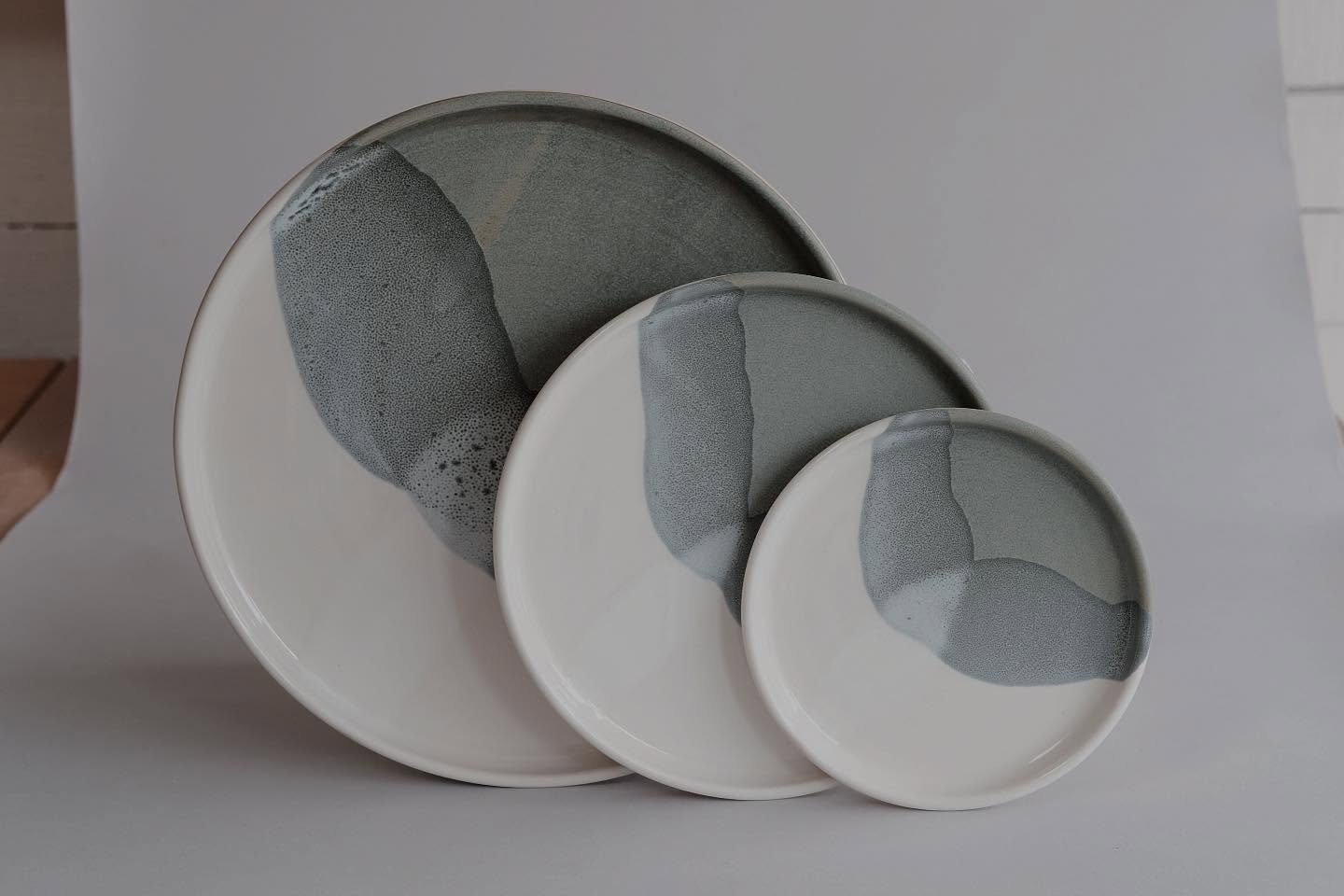 - moss plates -
Because I switched from stoneware to porcelain, I redid my made-to-order collection entirely. Here are my moss plates in 3 sizes. 10.5, 8 and 6. 
.
.
.
.
.
.
#dinnerset #porcelainplates #handmadeporcelainplates #handmadeporcelain #con