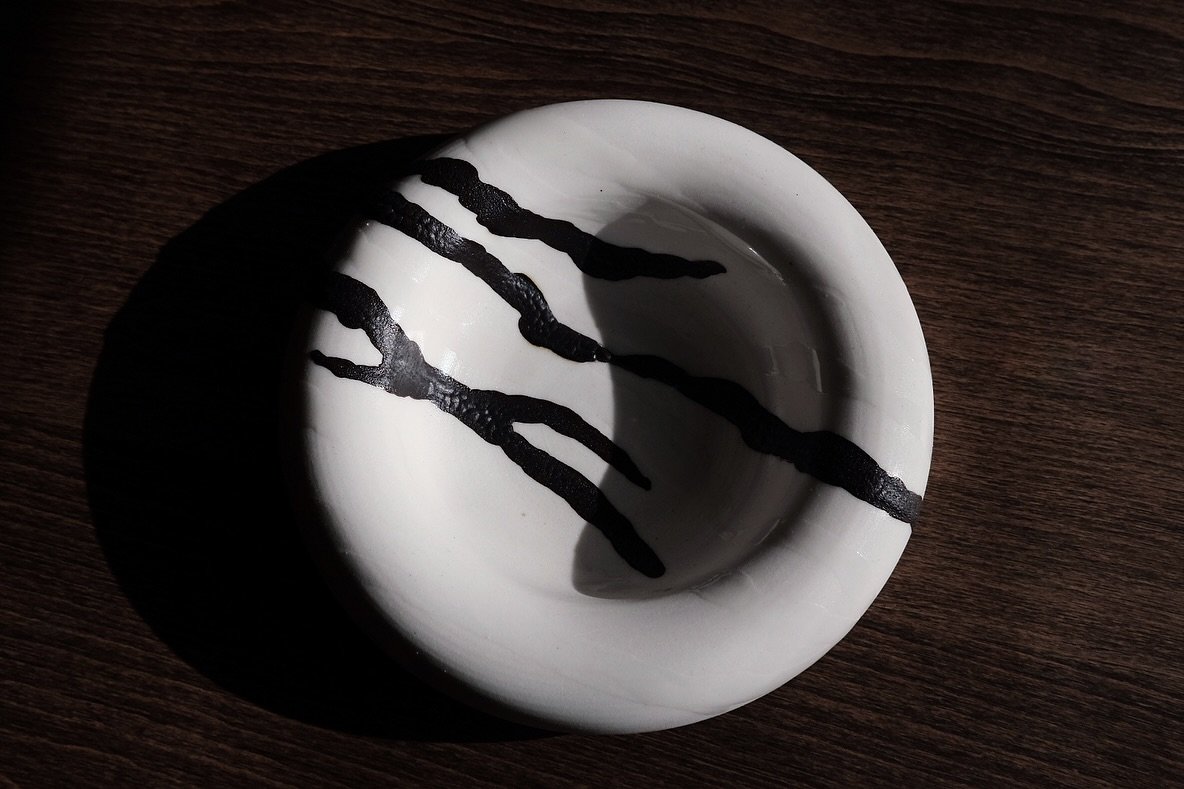 - porcelain pillow -
This will be available Nov 8th on my website ✨
.
.
.
.
.
#donutbowl #handmadeporcelain #porcelainbowl #centerpiece #stonewarebowl #contemporaryceramics #potterylove #ceramicart #madeinla #handmadegift #sustainablegift #sustainabl