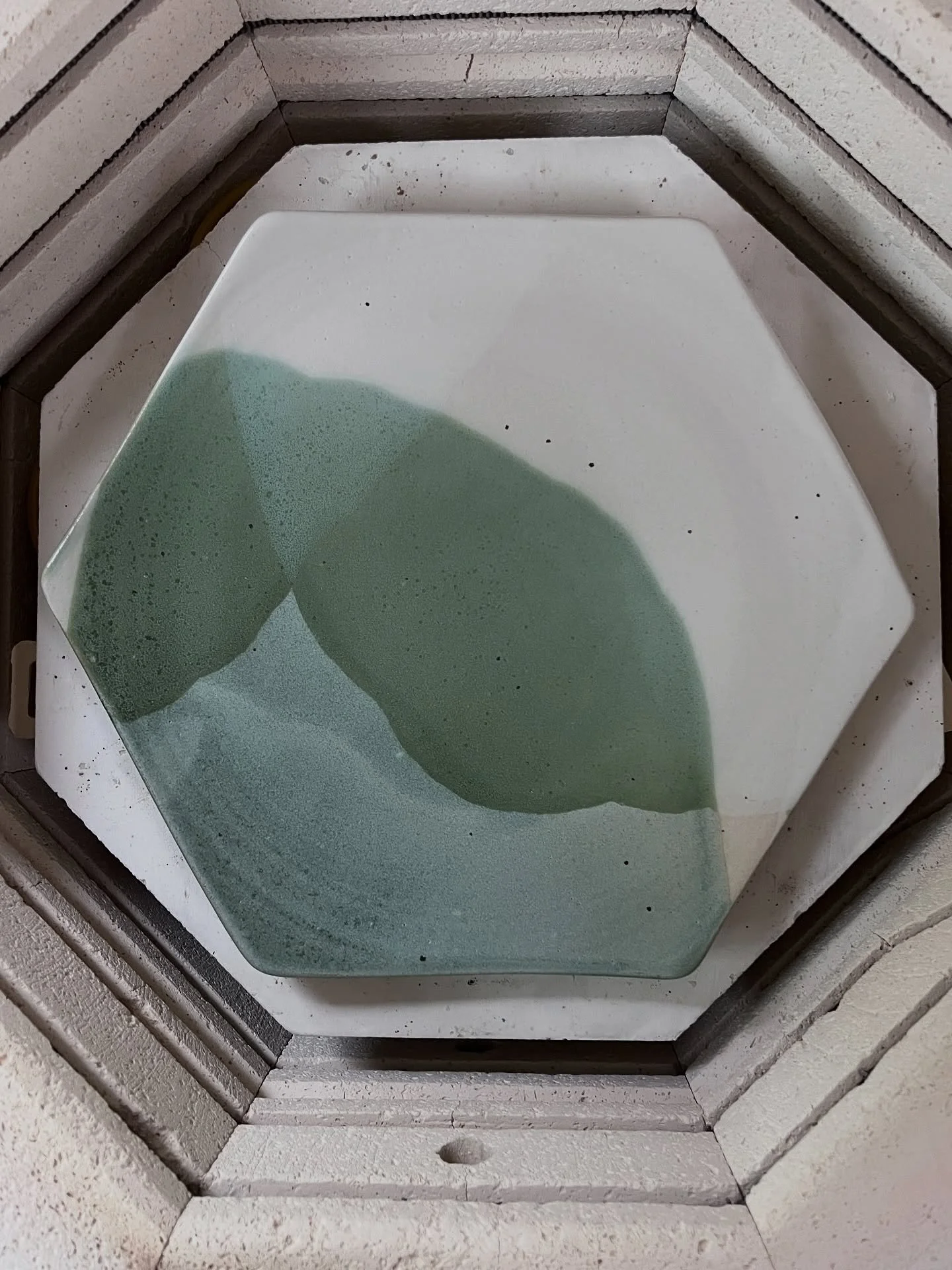 Yes I do custom work,
But only when it&rsquo;s fun.
#hexagone #fhar #fharstudio #customceramics #handmadehexagonalplate