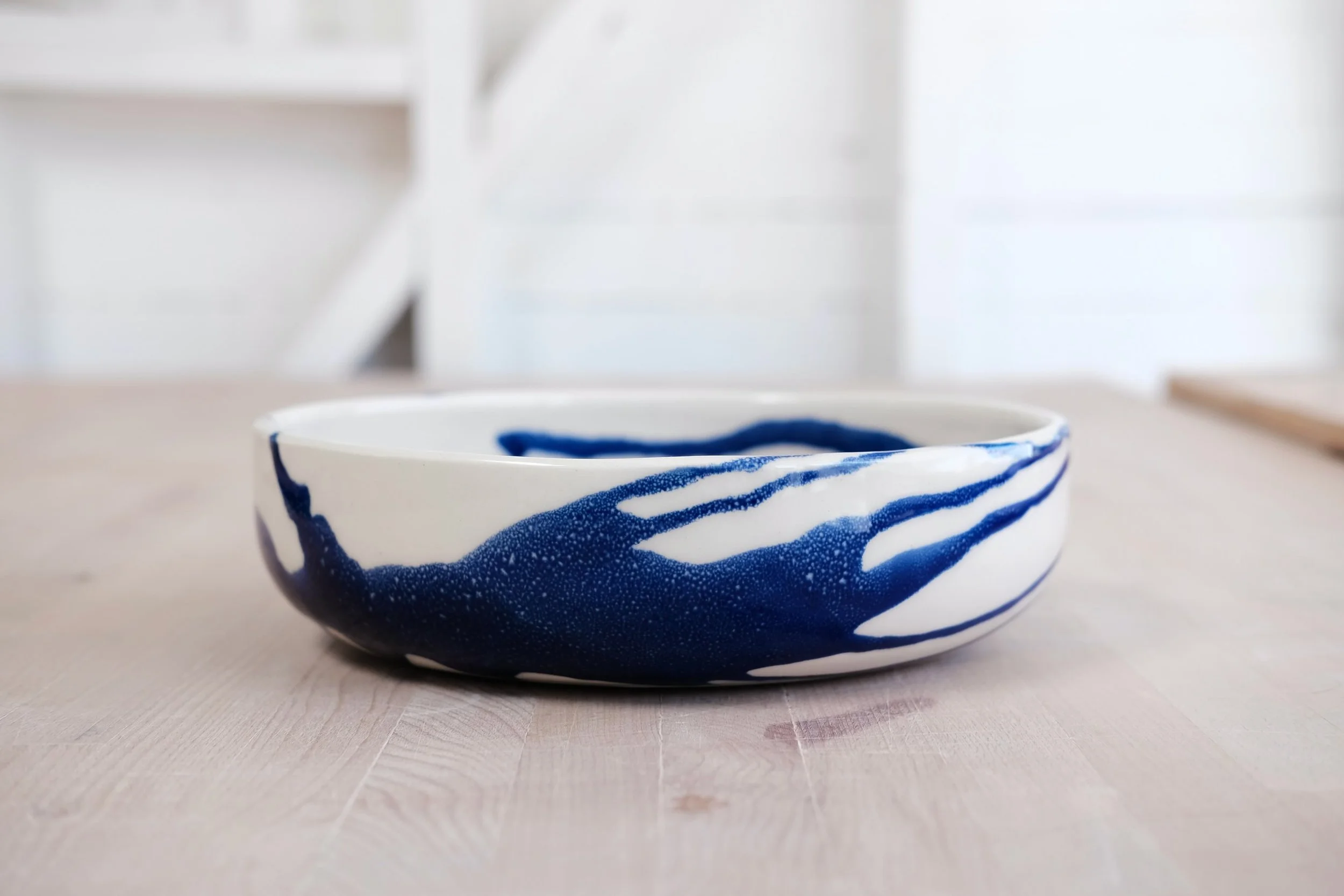 -cobalt collection slowly building up-
Here is a low serving bowl made with porcelain and glossy clear + cobalt glaze.
#fharstudio #fhar #cobaltceramic #handmadeporcelain #servingbowl