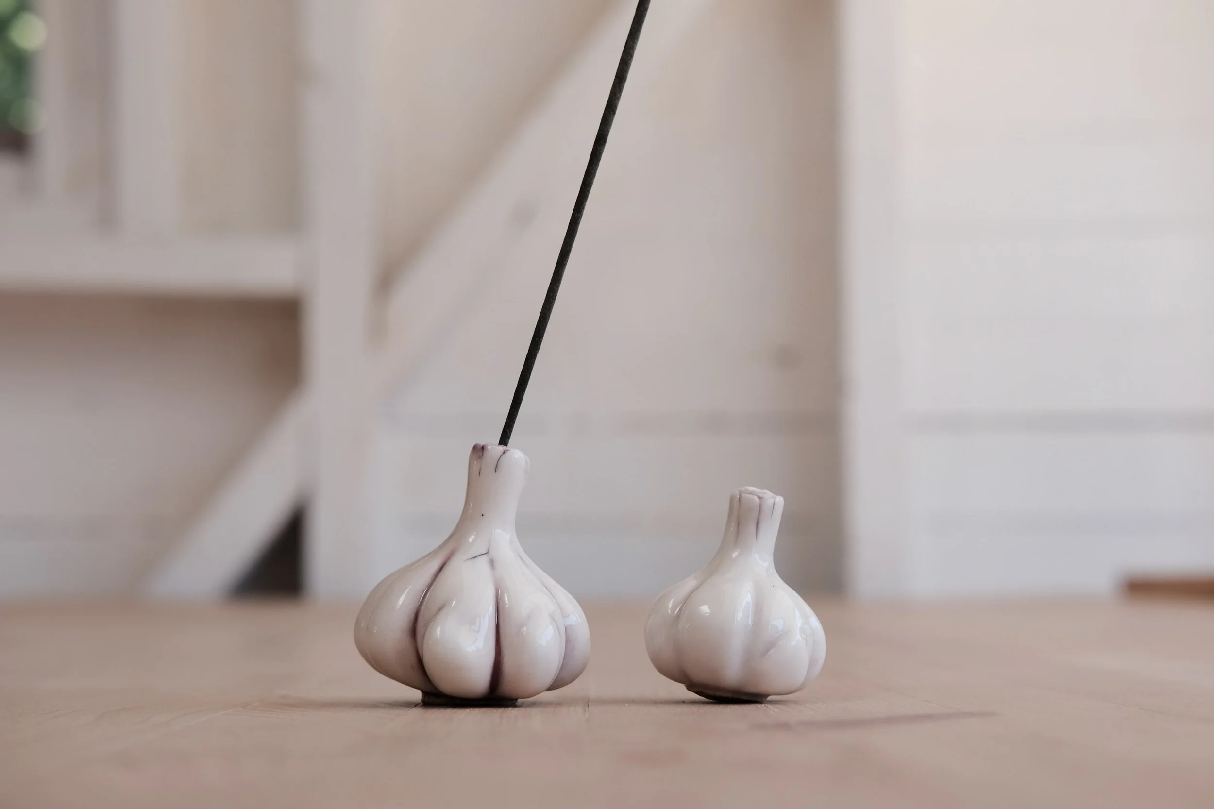 - garlic incense holders -
🧄🧄🧄🧄🧄🧄🧄🧄🧄
Here is the first test batch finished. I&rsquo;m happy to let you know that they actually work perfectly, no vampires on sight, I&rsquo;ll make more. 

#garlic #fhar #fharstudio #incenseholder