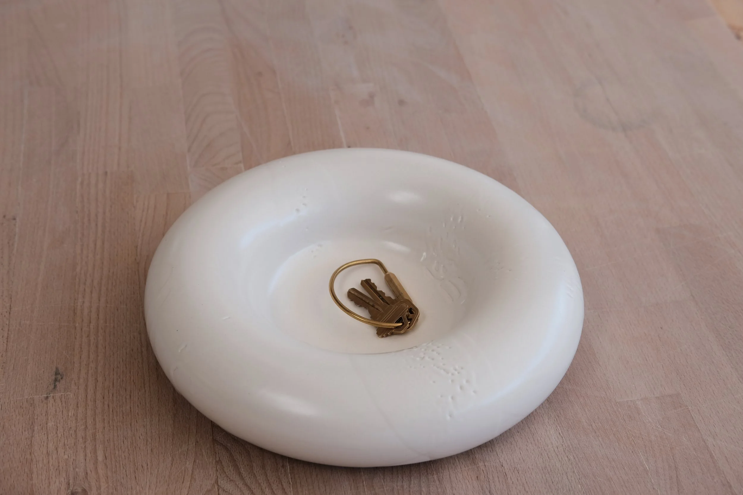 donutbowlwhiteporcelain725.JPG