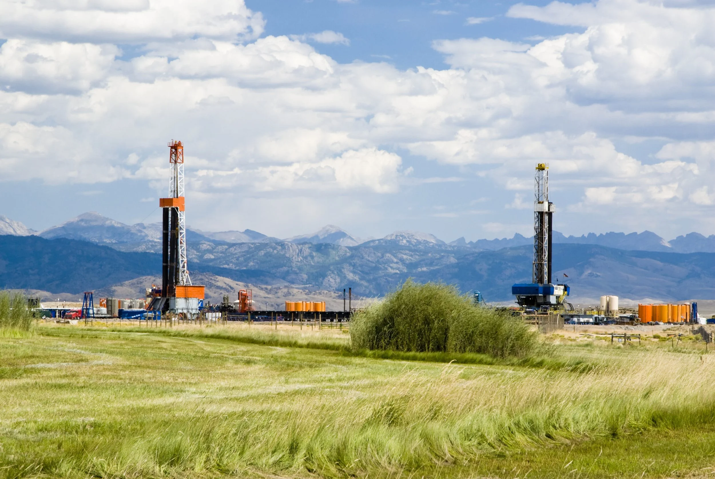 oil and gas shutterstock_31169137-scaled.jpg