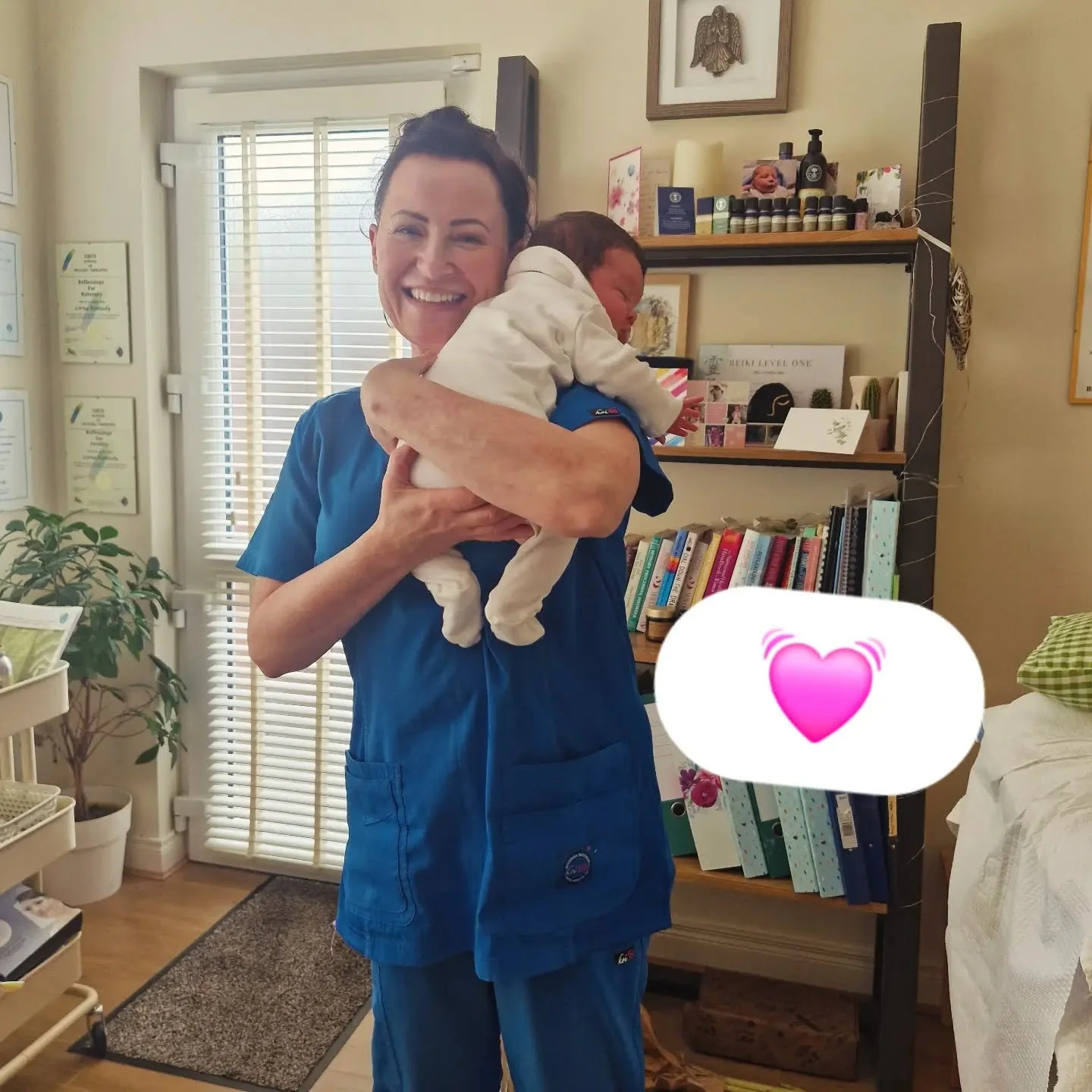 Welcome Little Girl🥰

Here I am in my total happy place.
Beautiful baby girl born to one of my Clients. What a treat to hold and cuddle her at 5 weeks old 🥰

Whether you are trying to conceive or having a difficult pregnancy Reproflexology supports