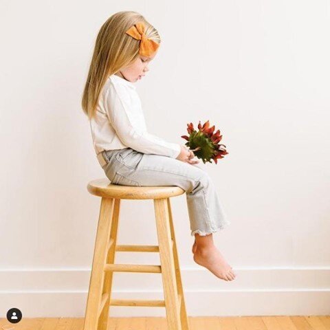 ⁠
GIFT SPOTLIGHT🎁: Bow, Hairbands, Headbands OH MY!  You have probably come across these already but their timeless yet current selections as well as subscription options make them the perfect gift to the lil ones you ❤️⁠
⁠
Check out STORIES Today f
