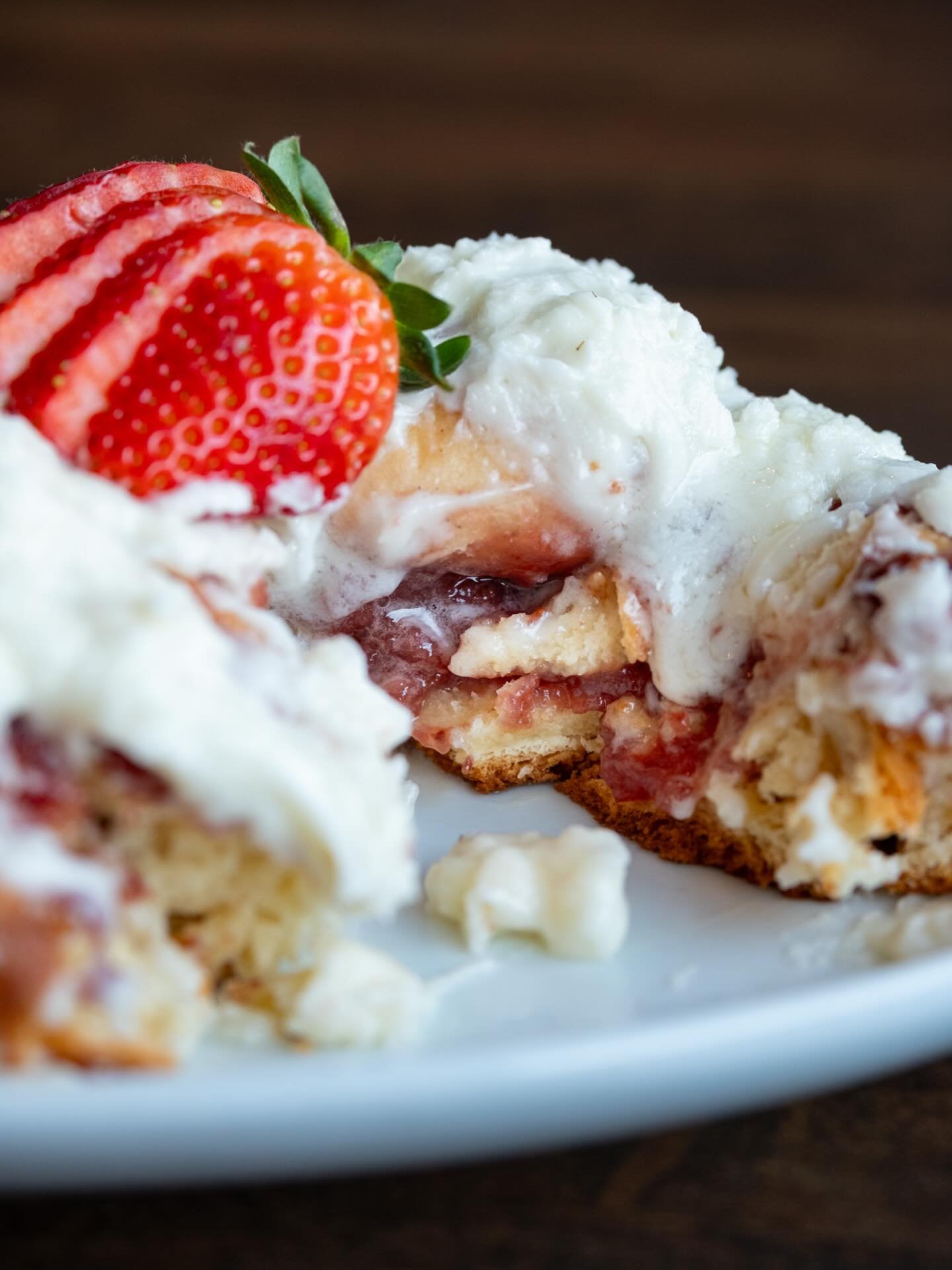 Strawberry Cinnamon Rolls for Mother&rsquo;s Day 🍓 

Swirled with housemade strawberry preserves and topped with white chocolate ganache frosting.

If this is on your list, now&rsquo;s the time&mdash;pre-orders for pastry boxes close Friday. Orders 