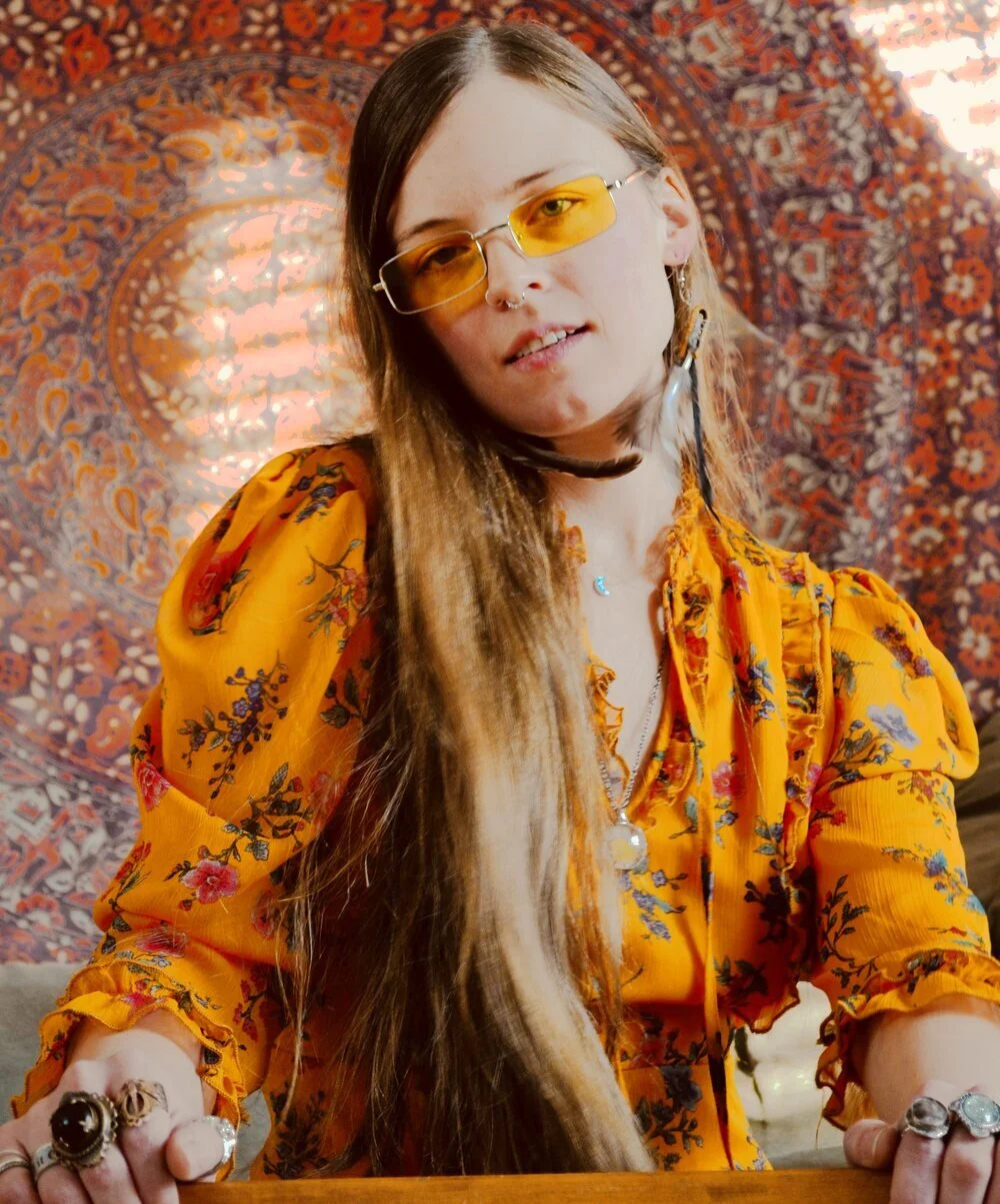 Liz Bills - Artist of the Week (02.15)