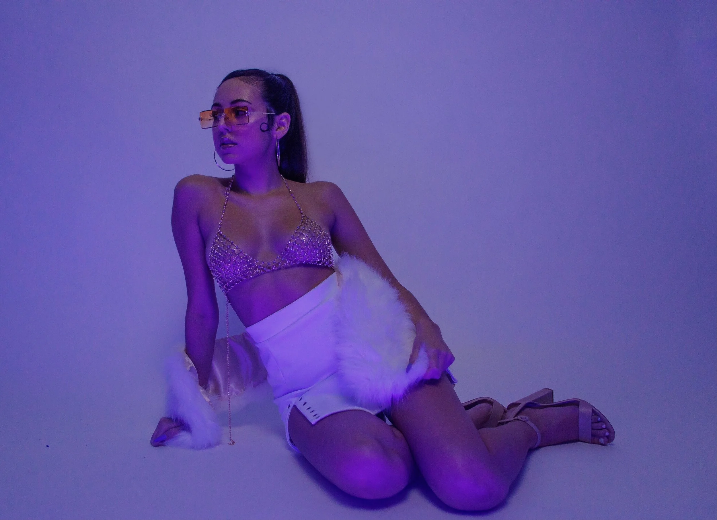 Farah Bijou - Artist of the Week (04.12)