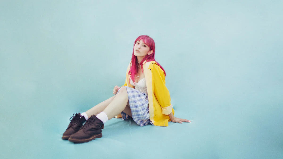 Raye Robinson Returns with the Release of "Rainy Day Daydream"