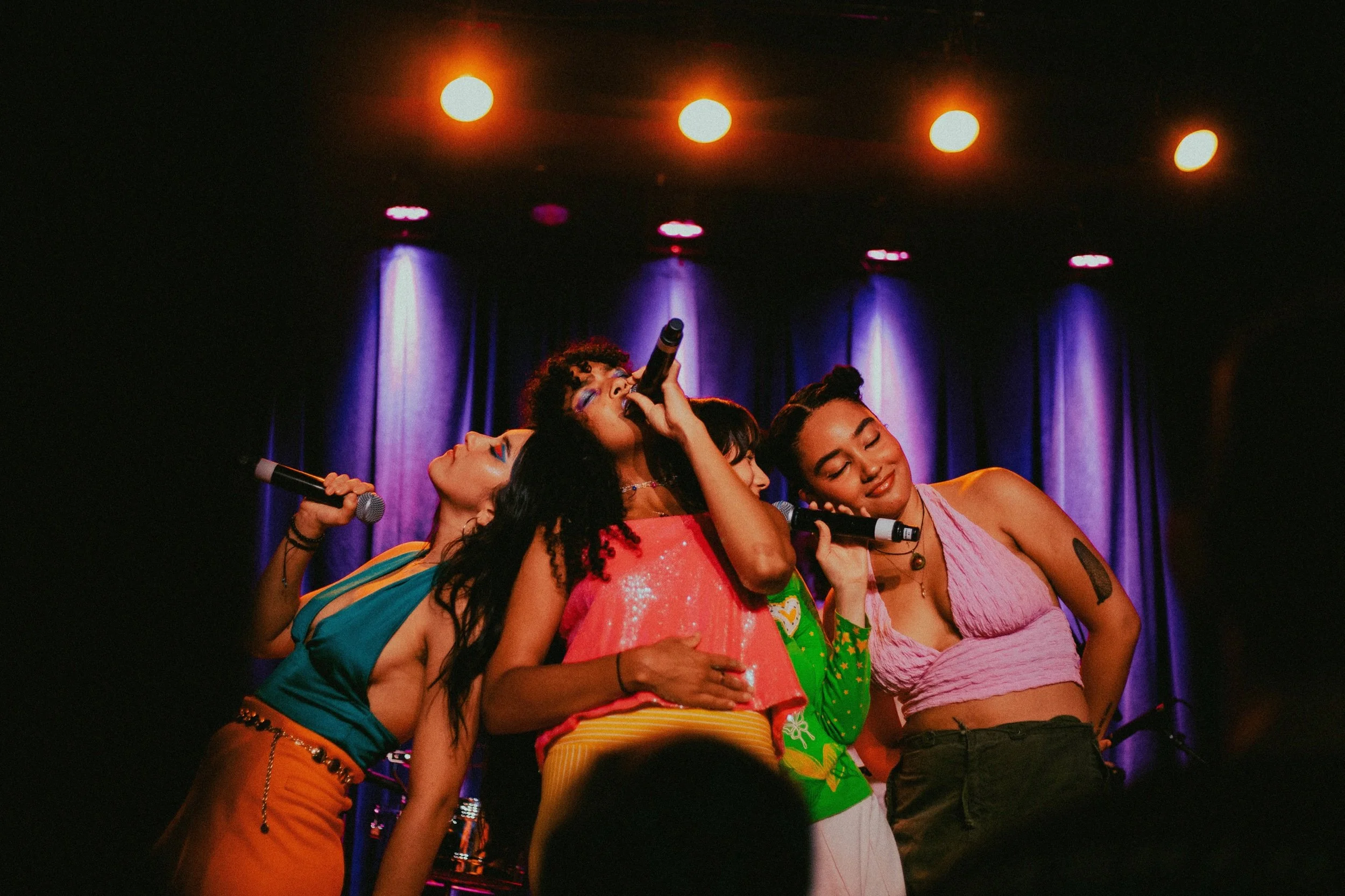 MICHELLE Puts on an Energetic Performance at St. Louis’ Off Broadway