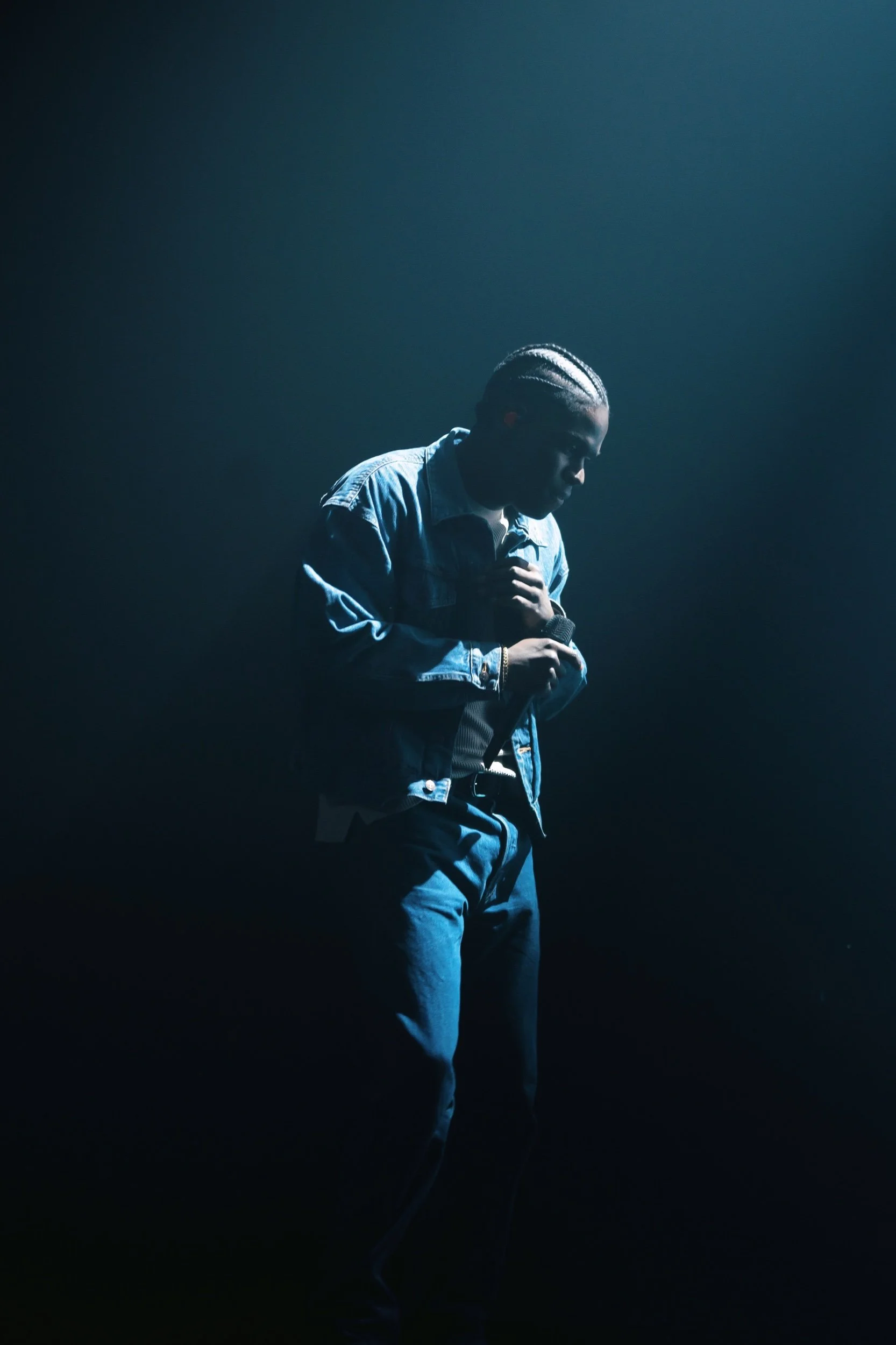 Daniel Caesar Returns for an Intimate Performance at The Belasco in Los Angeles