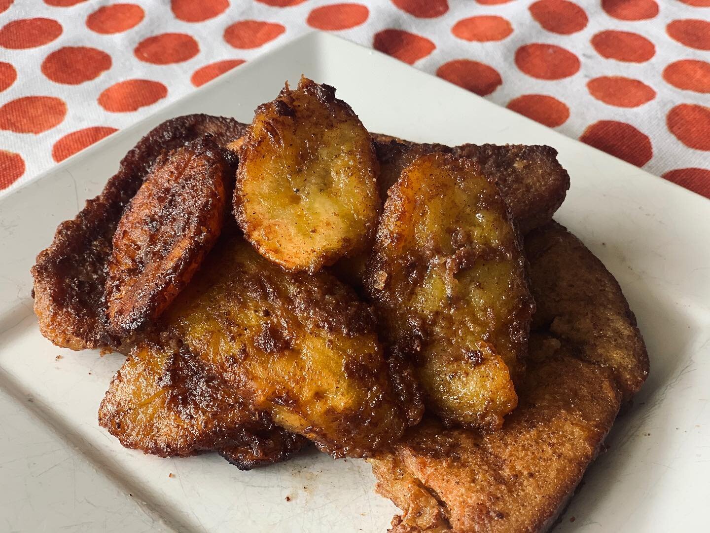 Plantain topped French Toast is our favorite way to start our sweet Saturdays. Text us at (323) 300-4054 to secure your plate 📲

🇯🇲✨🇯🇲✨🇯🇲✨🇯🇲✨🇯🇲✨🇯🇲✨
*
*
*
*
*
*

#privatedinners #anjahles #fullflavoredjoy #catering #lacatering #plantbased