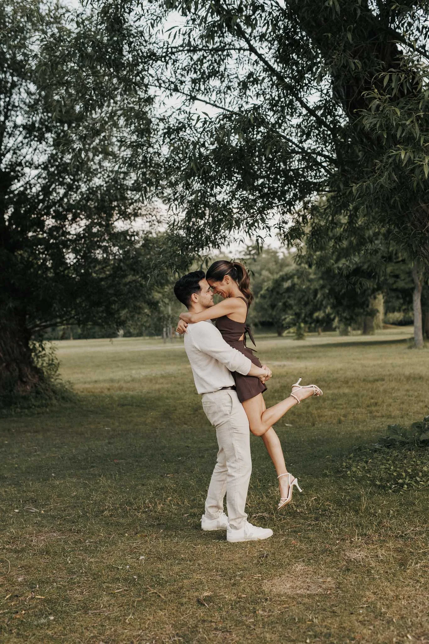 WhitneyErinSmith_Toronto_photographer_wedding_weddingphotographer_engagmentshoot_-10.jpg