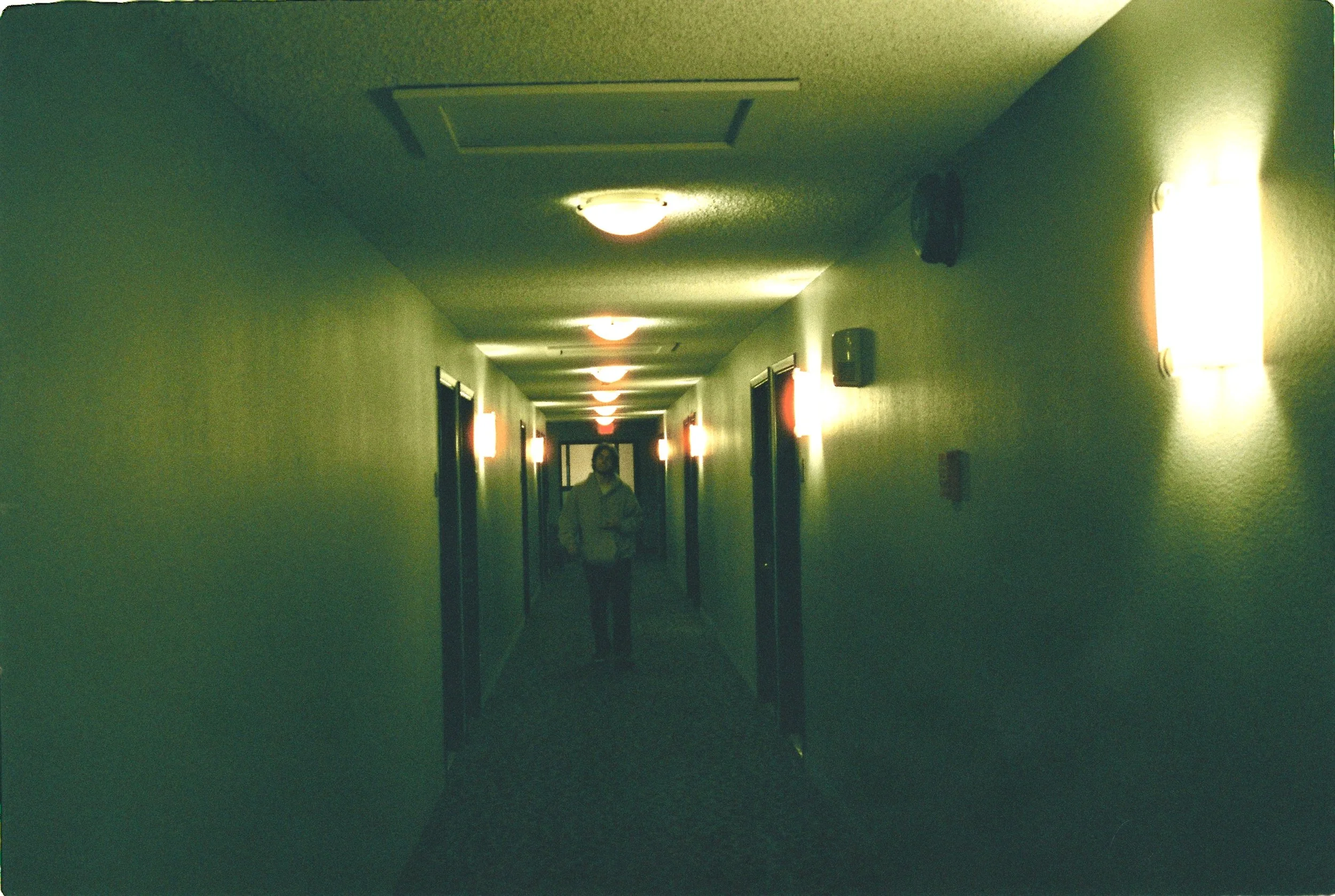 R1-02708-0021.jpg