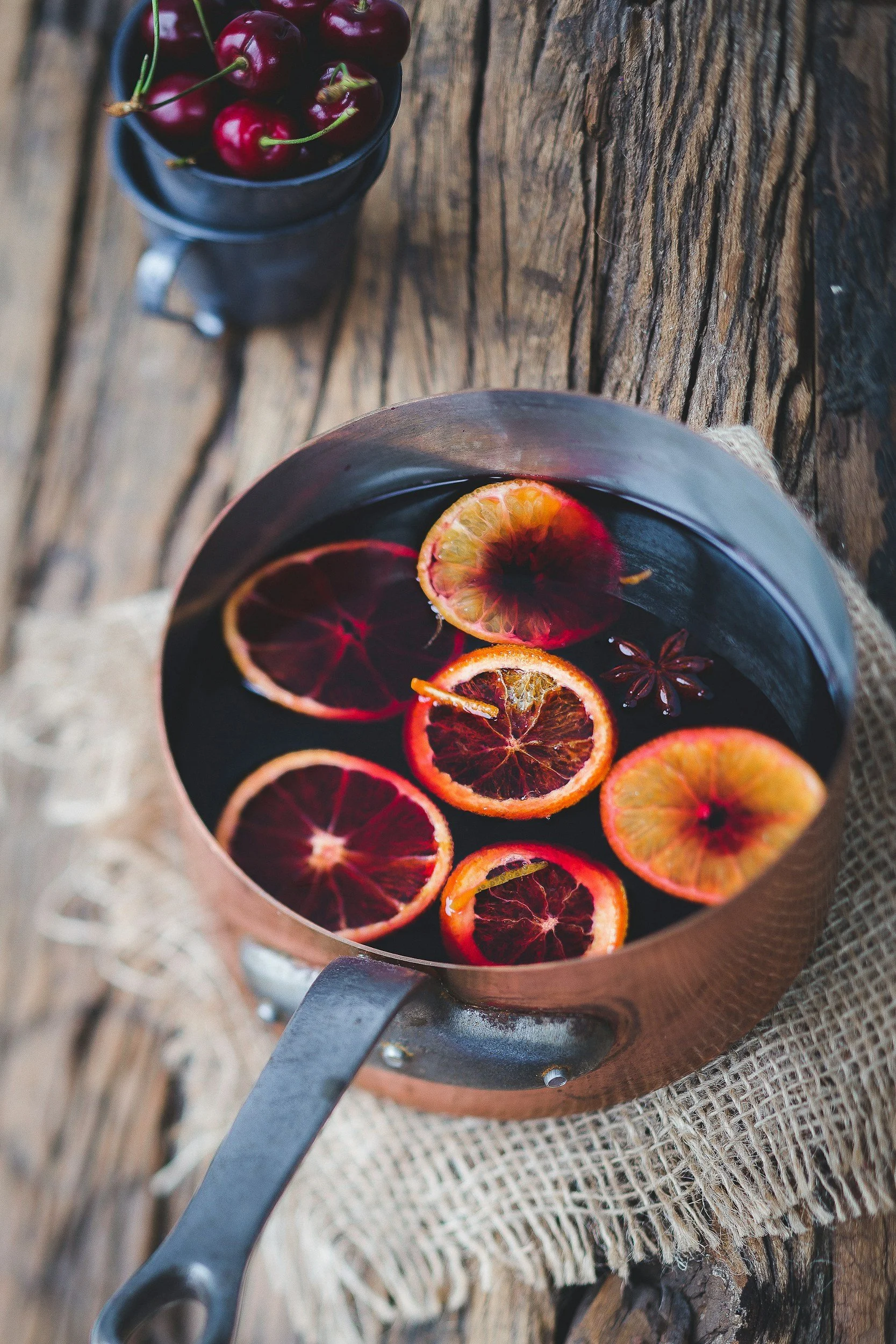 Mulled wine with oranges