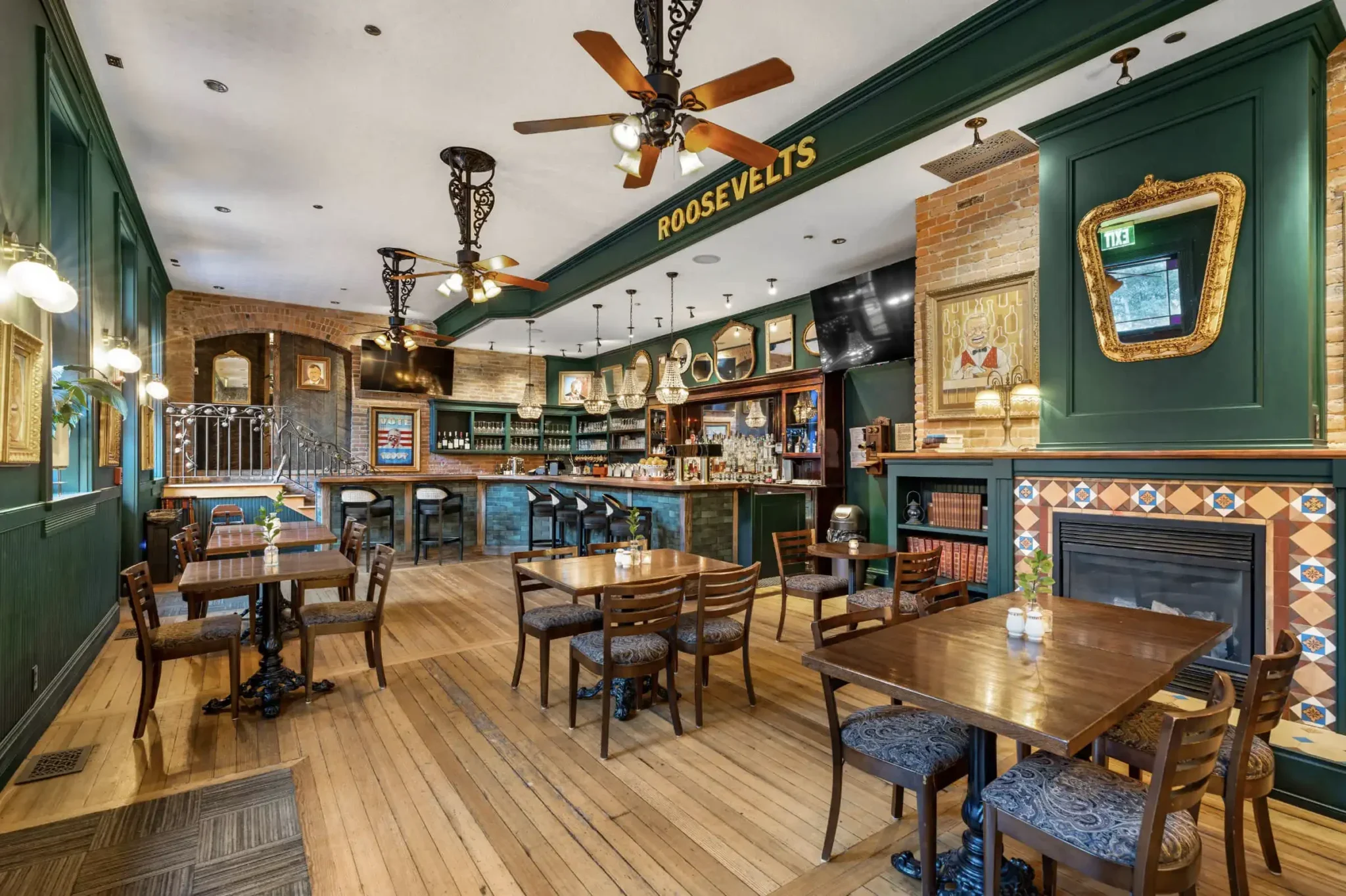 Inside Roosevelt's tavern