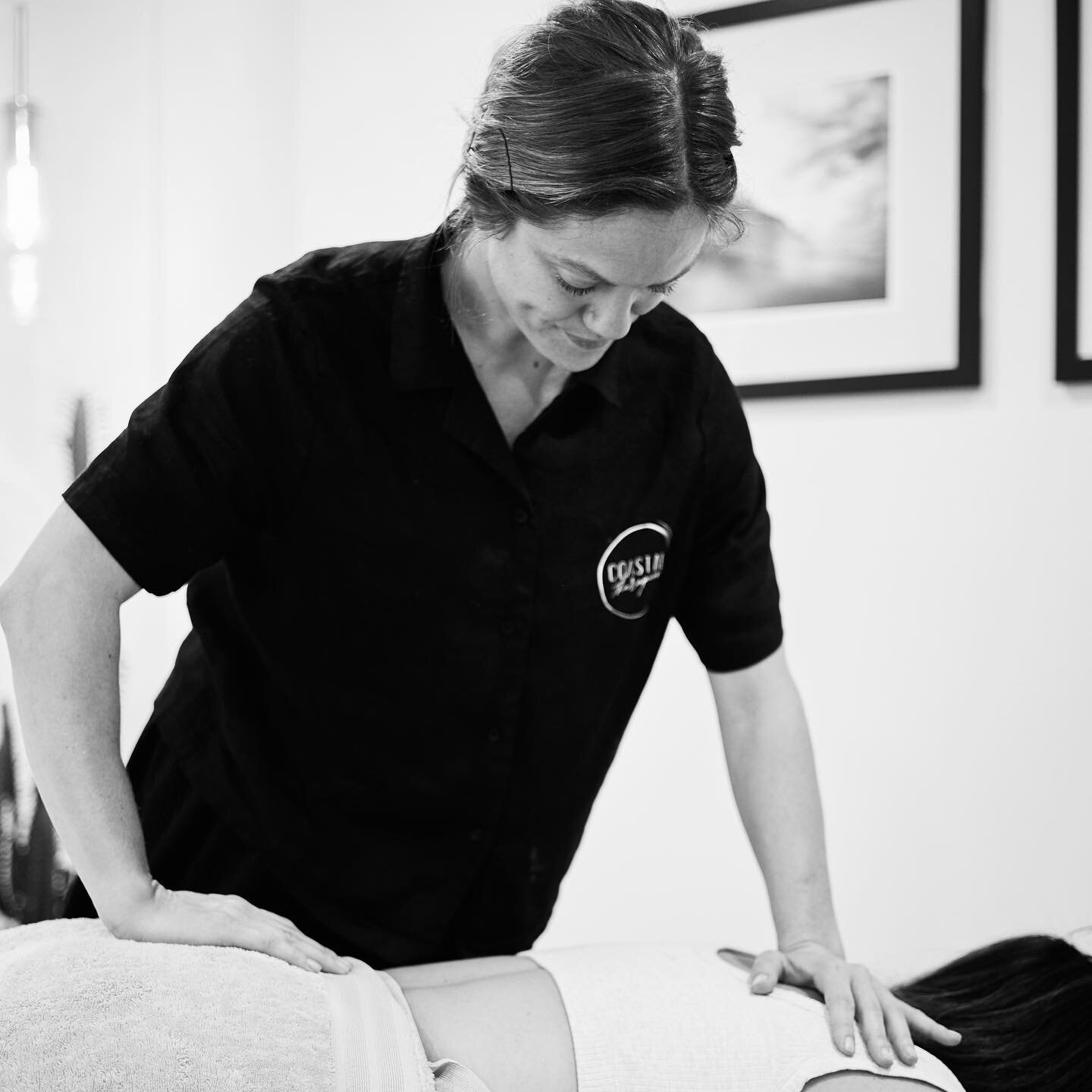 Unlocking the Body's Healing Potential! 🌿✨⁣
Witness the Art of Osteopathy as skilled hands delicately restore balance and alleviate tension.
By targeting key areas, this holistic approach promotes flexibility, relieves pain, and enhances overall wel