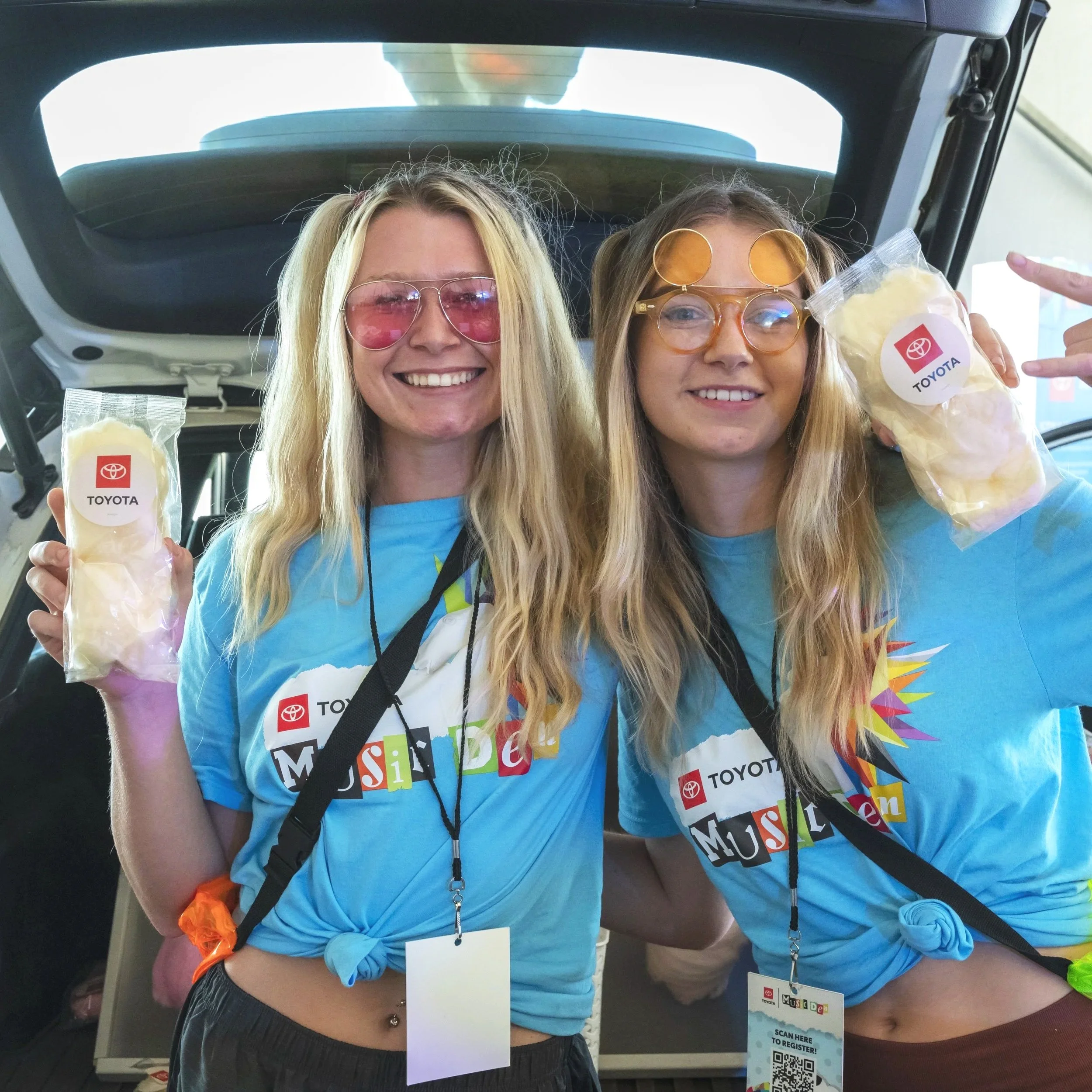 Toyota custom-branded cotton candy in compostable cellulose bag with compostable kraft label at Stagecoach Festival activation