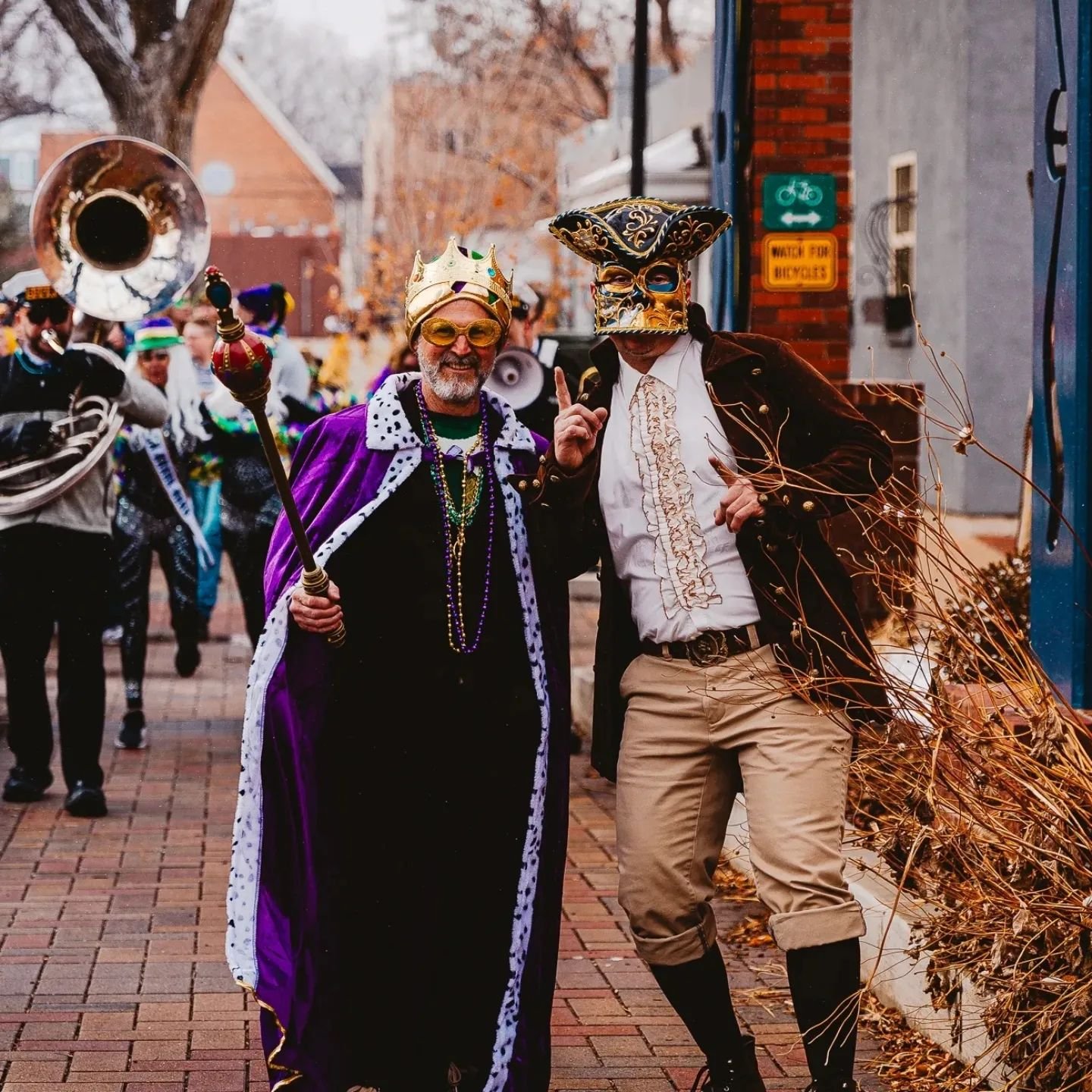 Join the @owndowntownlongmont Masquerade Ball Costume Crawl this Saturday (4/27 5-10pm) for BOGO canned cocktails! You must dress up and be 21+ to receive the promotion.