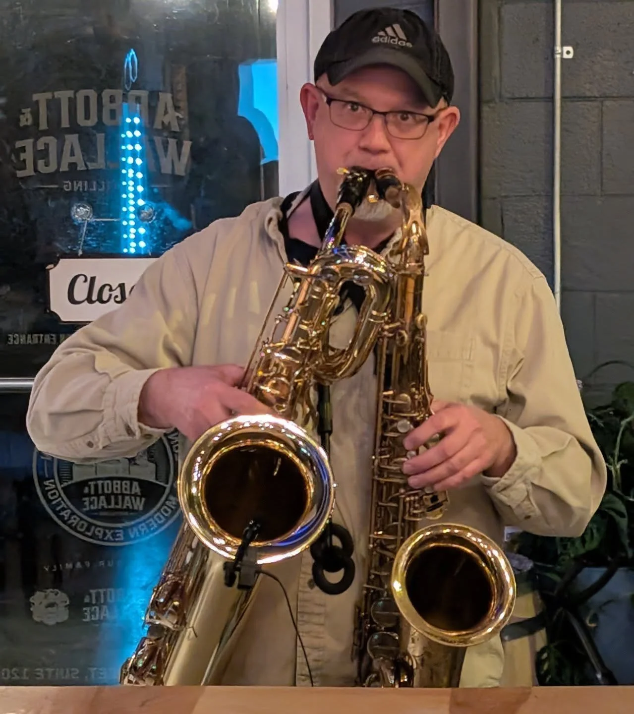 Kick off the new year with @carmichael.doug and the Mojazz Trio tonight 6-8pm!