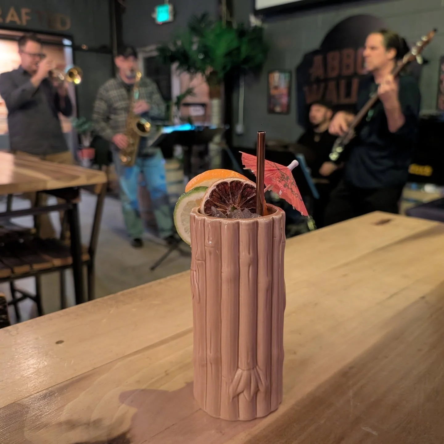 A Hurricane is blowing in! Galentine's Day, Valentine's Day, Mardi Gras and a Tiny Parade. We're gonna need 6-7 gallons of juice to get through this 😍🍹

Galentine's Day Karaoke and Waffle Bar tonight at 8pm!

Mardi Gras Party and The World's Tinies