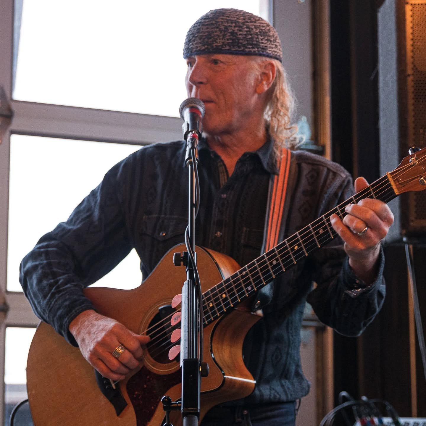 The @strangebyrds are back on stage at Abbott &amp; Wallace this Saturday at 6:30pm! This Nederland duo exudes a community vibe and always draws a crowd.