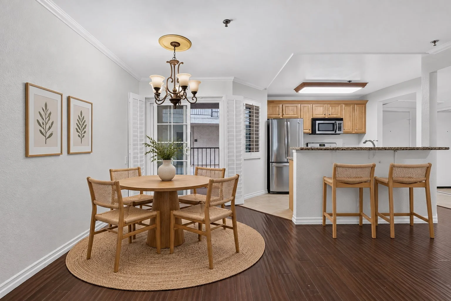 4401 Dining Kitchen.jpg