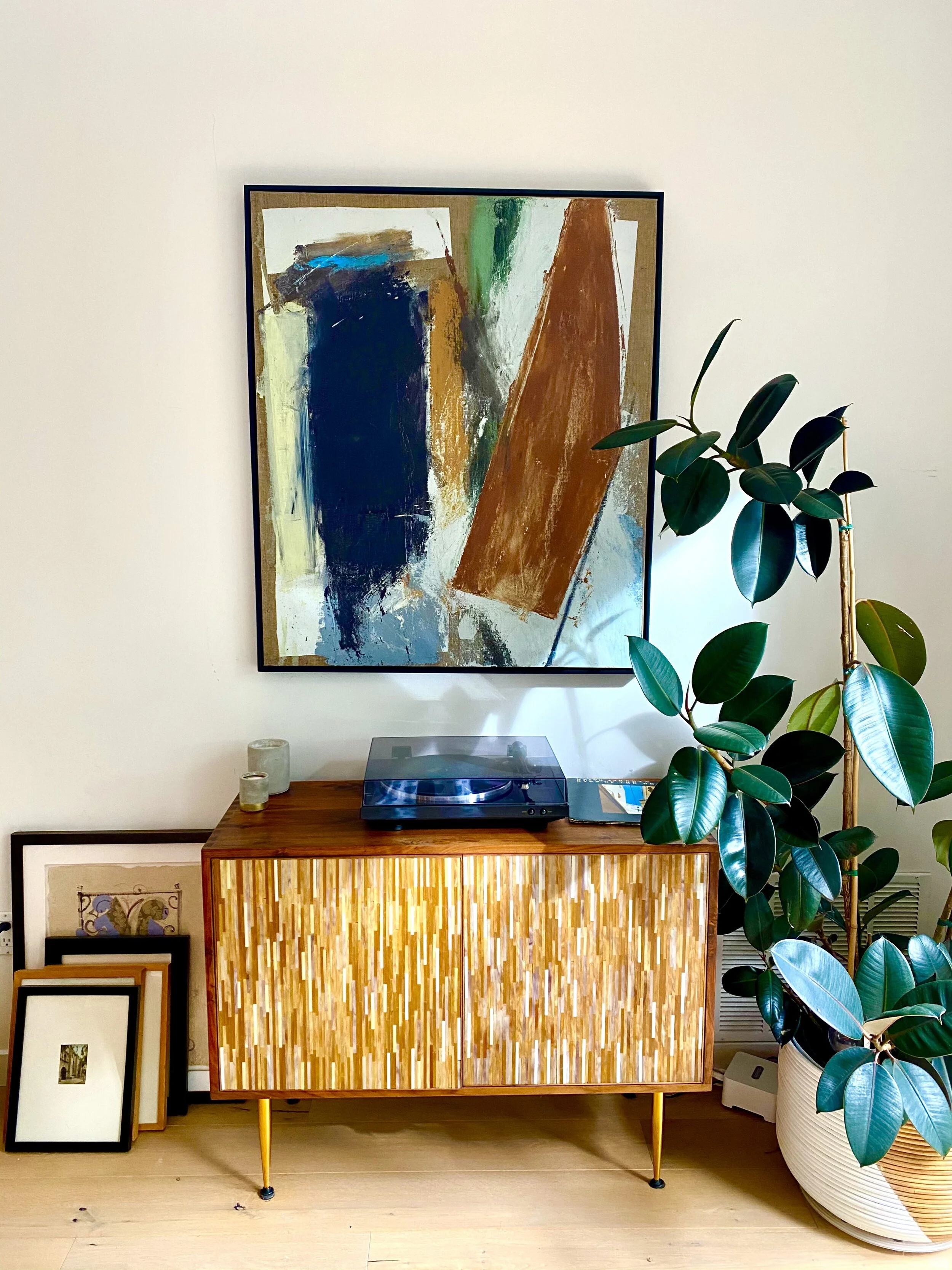 China Fox Real Estate stereo cabinet