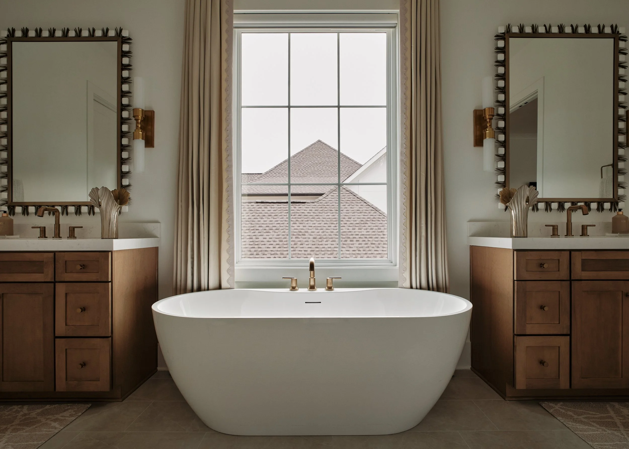 HowardHouseInteriors_Laguna_Primary_Bath_WebSafe.jpg