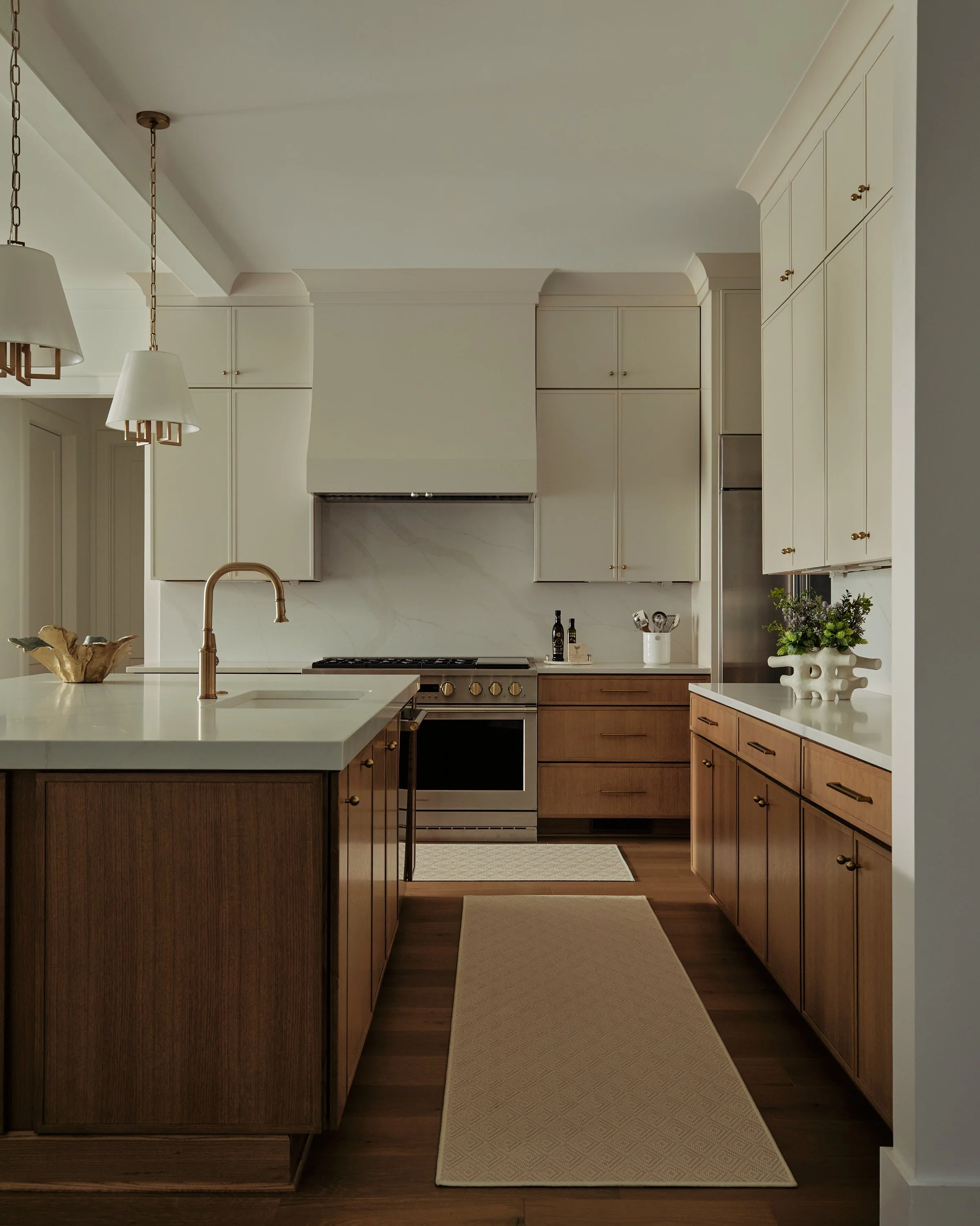 HowardHouseInteriors_Laguna_Kitchen_Vertical_WebSafe.jpg