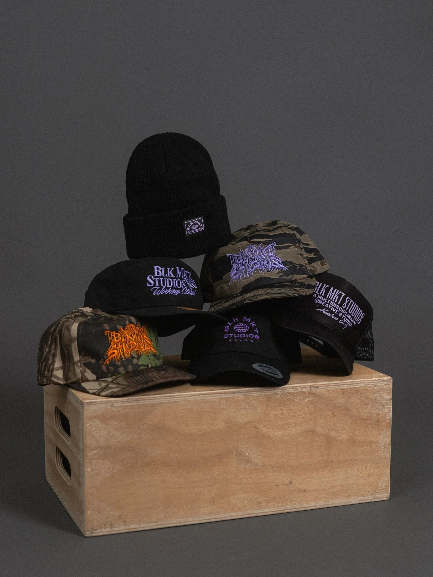 We think it&rsquo;s nice to have options.🕺

#blkmktri #headwear #truckerhat