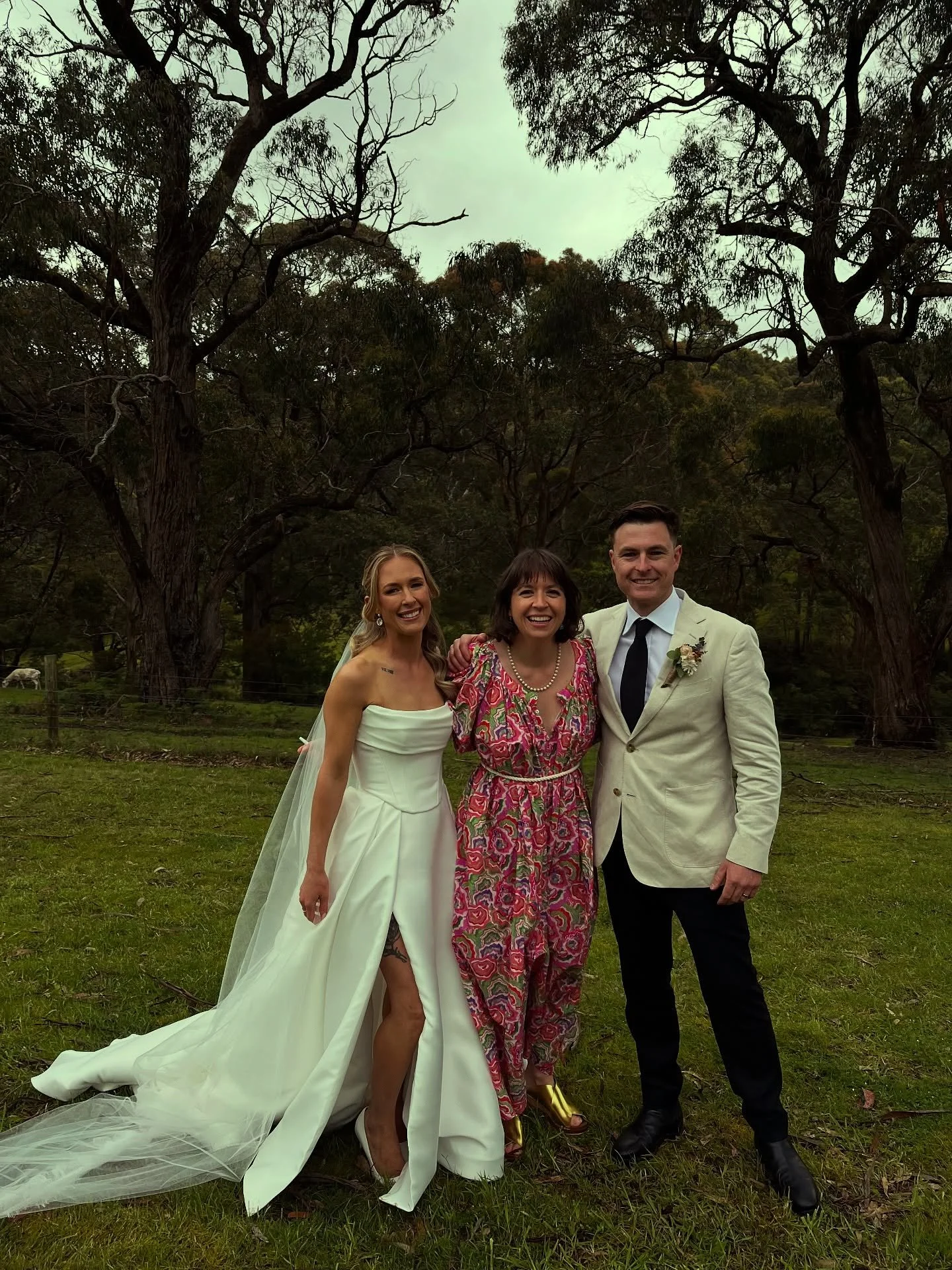 What a beautiful and fun wedding! The bride and groom were absolute legends - really relaxed and in great spirits! Polly the dog made an appearance at the perfect time during the ceremony when her name was said 😝 lots of fun! 🤩