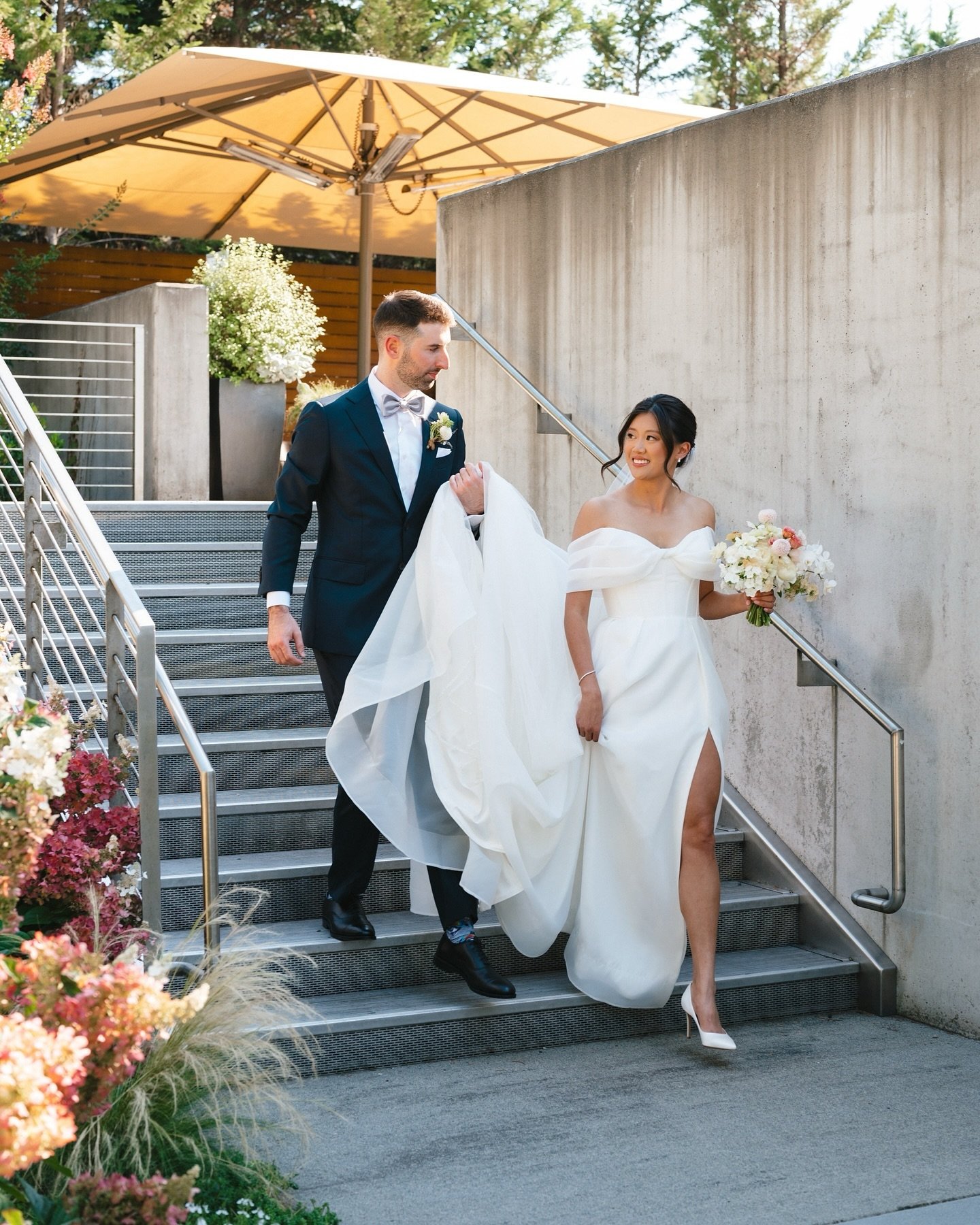 We&rsquo;ve been busy editing wedding galleries, which has made it challenging to keep up with social media. But we wanted to share some sneak peeks from Vivian and Spencer&rsquo;s beautiful wedding this weekend. Lots of fun was had! ✧

Vendors: 
Pla