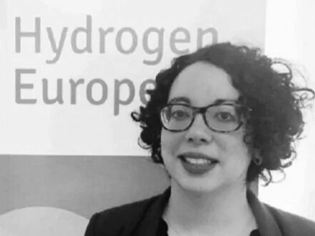 Sabine Skiker bw.jpg