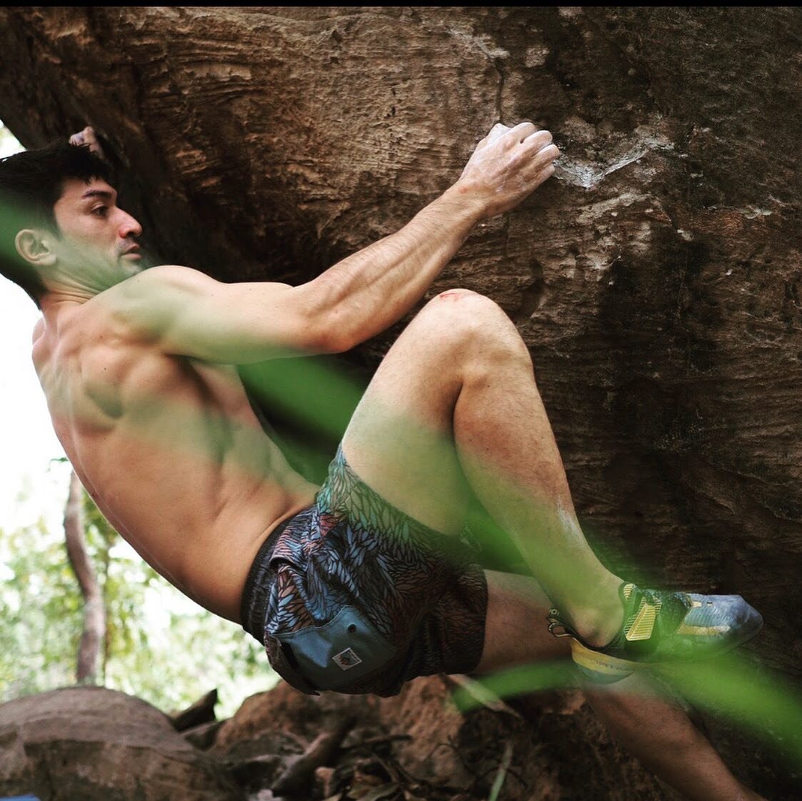Davide Boncimino is a climber! He climbs with other bartenders too!  Read the story on sharlafied.com at 3 CET 🕐
Follow sharlafied !🔥
.
.
.

#climbing #bouldering #mountains #instagram #rockclimbing #nature #mixology #hiking #adventure #thailand#ba