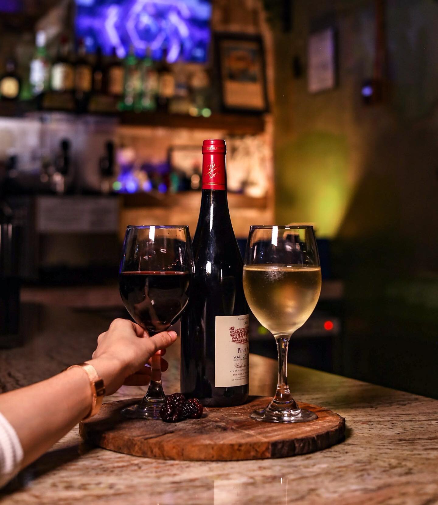 Raise a glass! Cheers to a night of endless wine 🍷🔝

Enjoy our all you can drink wine for $15!!!

Book your table now 🗓  Visit our website or call us (305) 505-8449

🍸www.baccanomiami.com (link in bio) 
📍169 NW 23rd St, Miami, FL.

#wynwoodresta