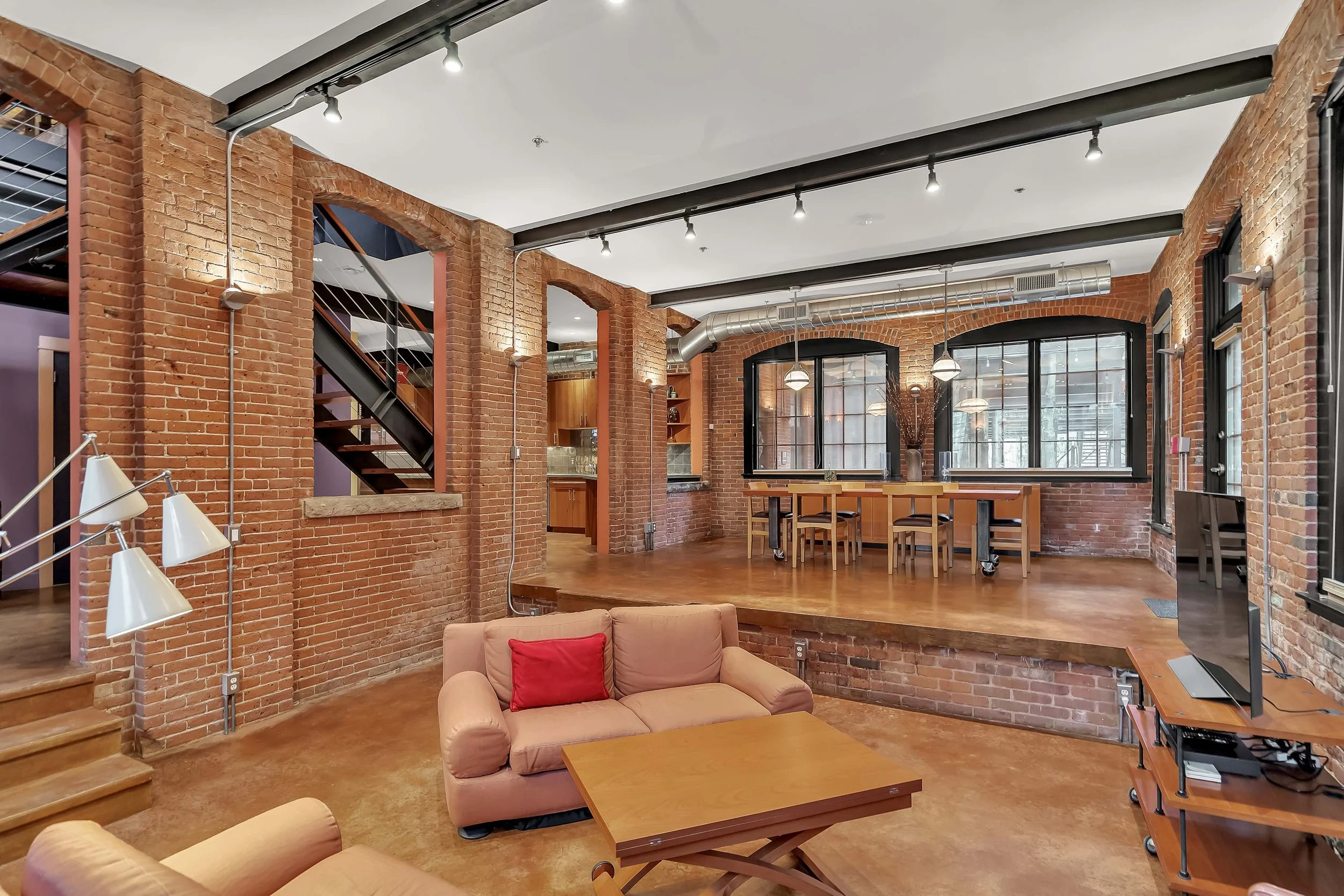 _DMW1045 - small.jpeg