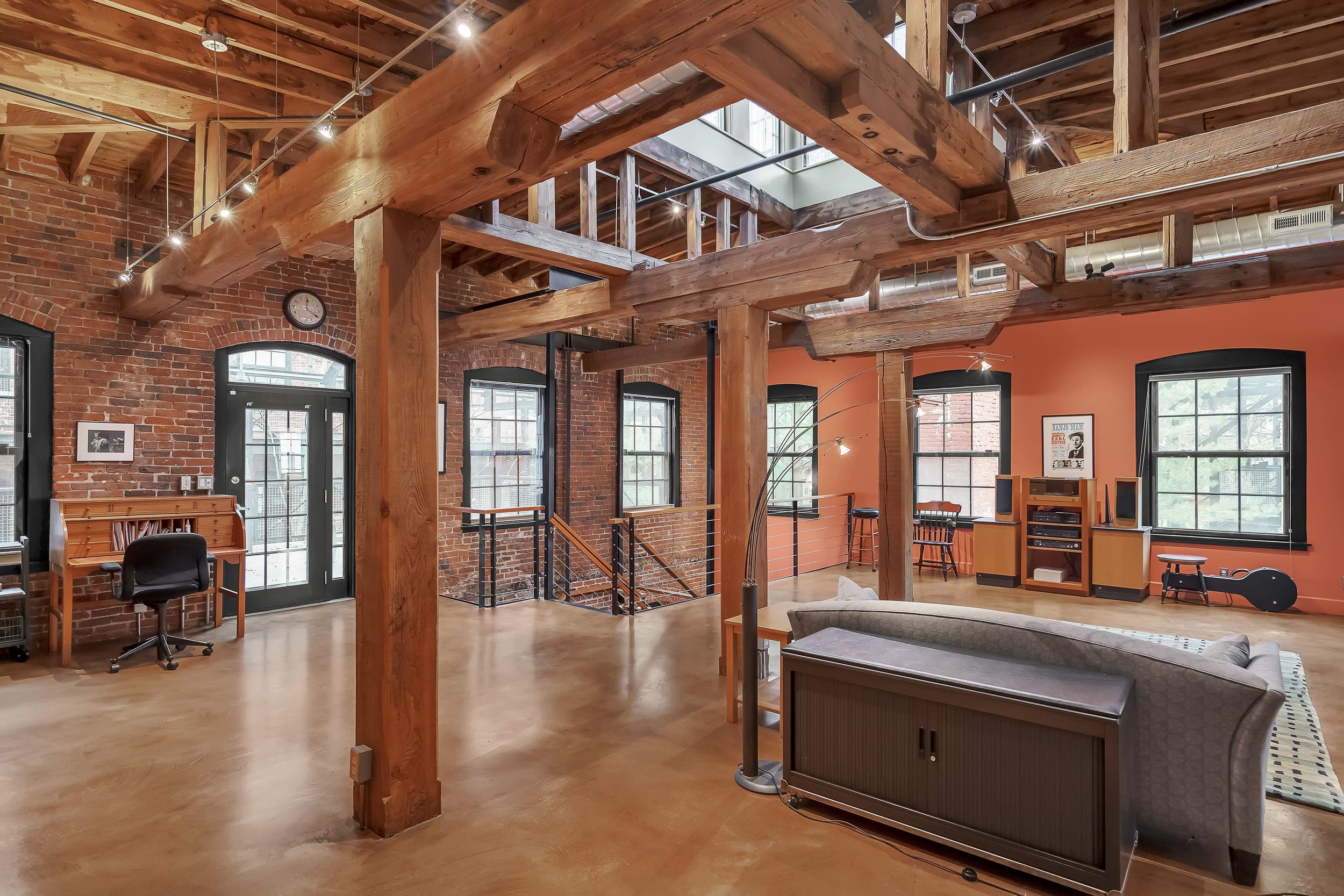 _DMW1143 - small.jpeg