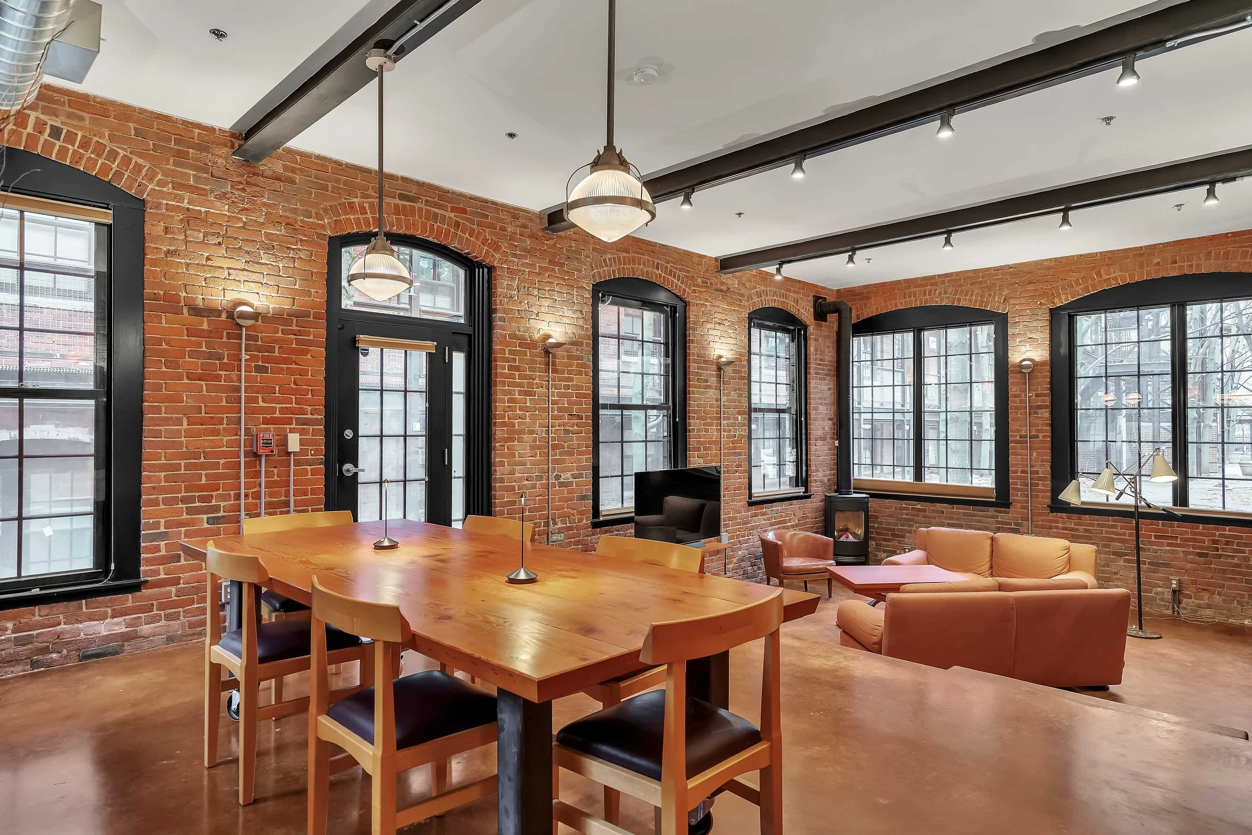 _DMW1008 - small.jpeg